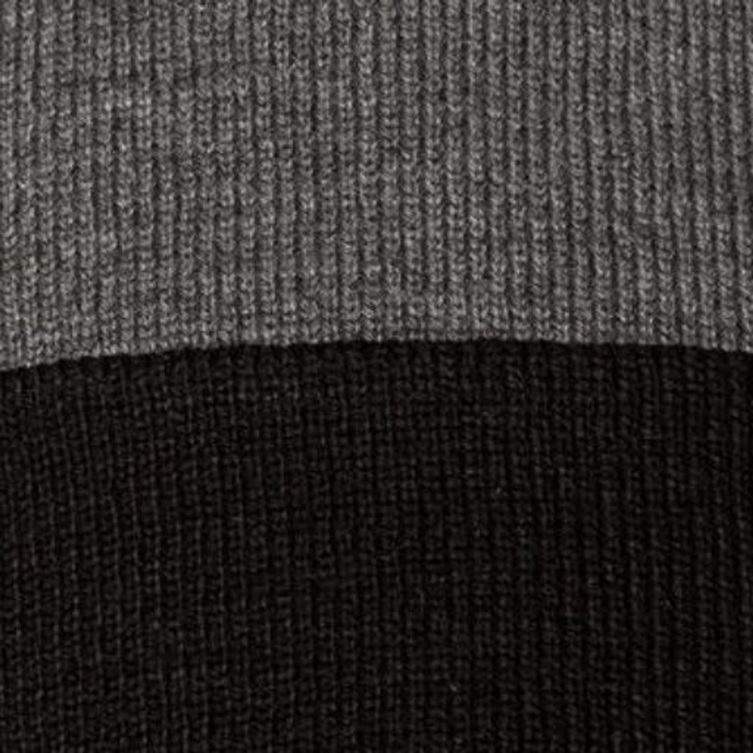 Dark Heather Grey Black