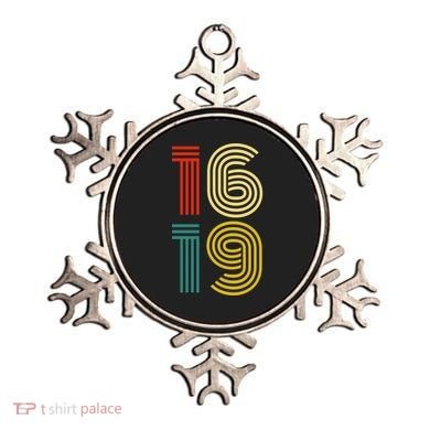 1619 Vintage Retro Ornament