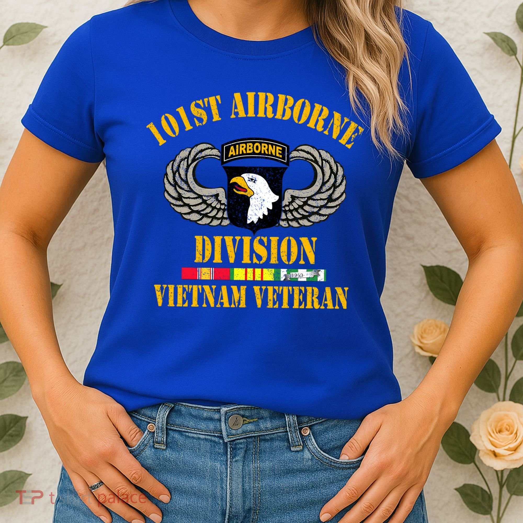101st Airborne Division Vietnam Veteran Gift Veterans Day Gift Women's T-Shirt