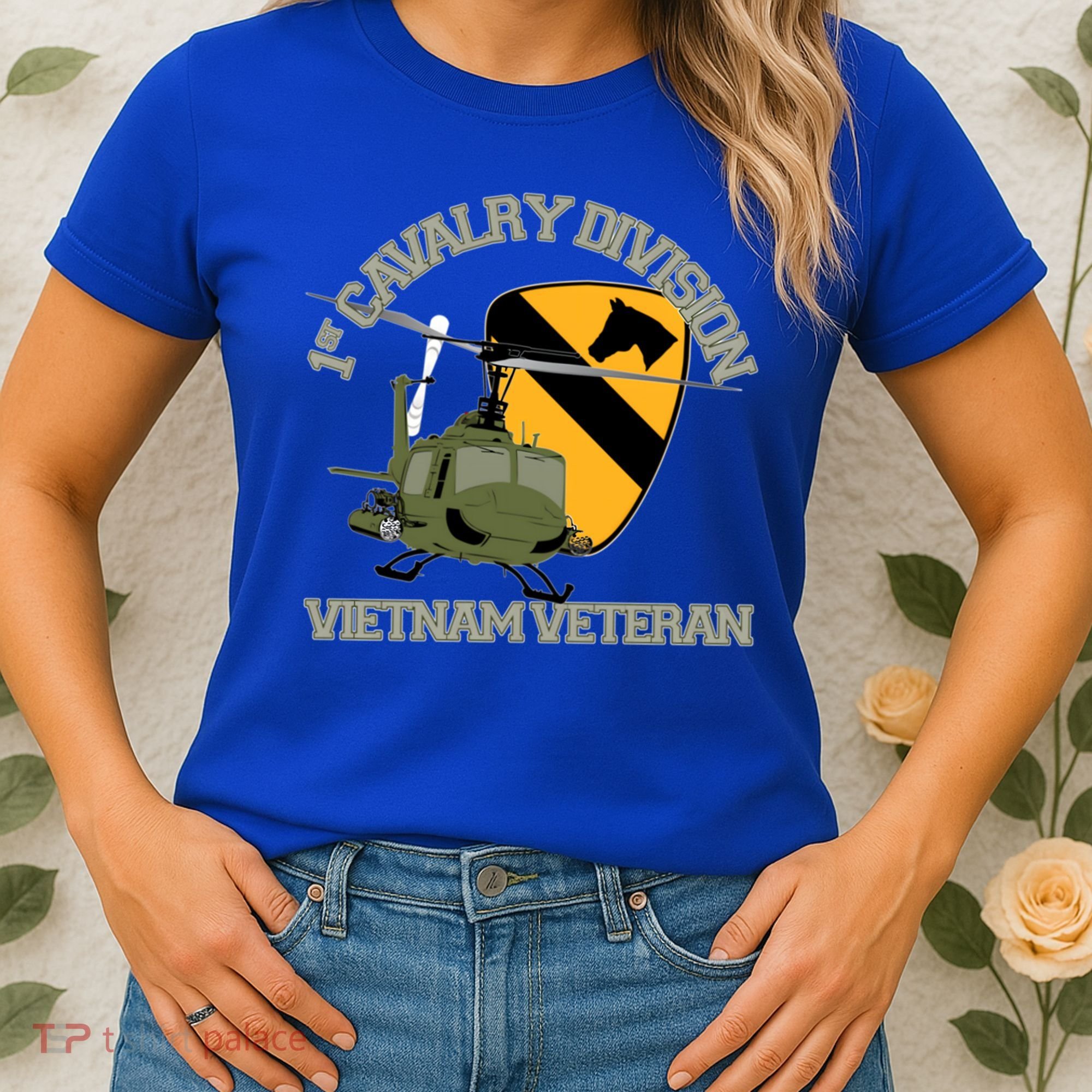 1st Cavalry Division Vietnam Veteran Uh1 Gunship Veteran Day Gift Women's T-Shirt