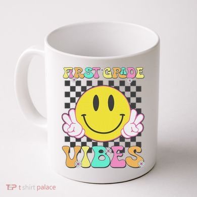 1st Grade Vibes Smile Face Back To School First Grade Coffee Mug