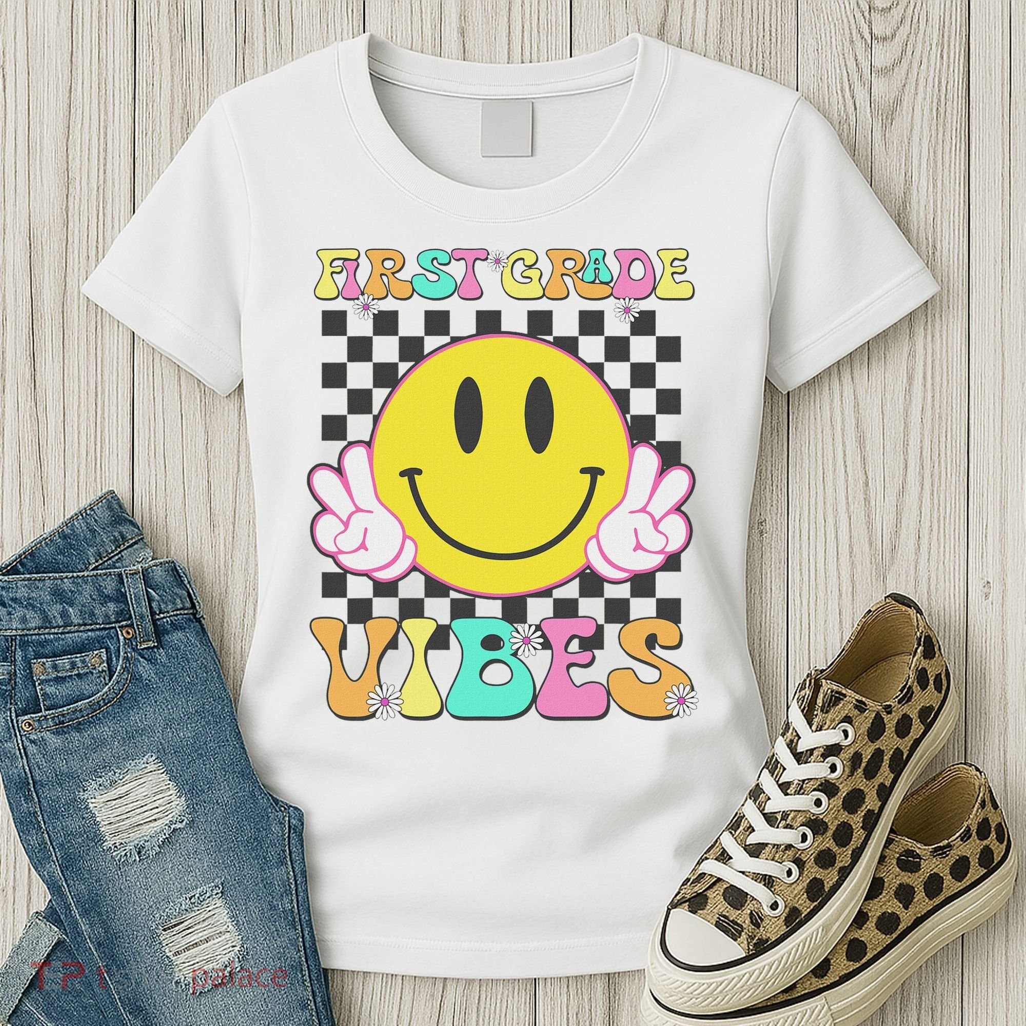 1st Grade Vibes Smile Face Back To School First Grade Women's T-Shirt