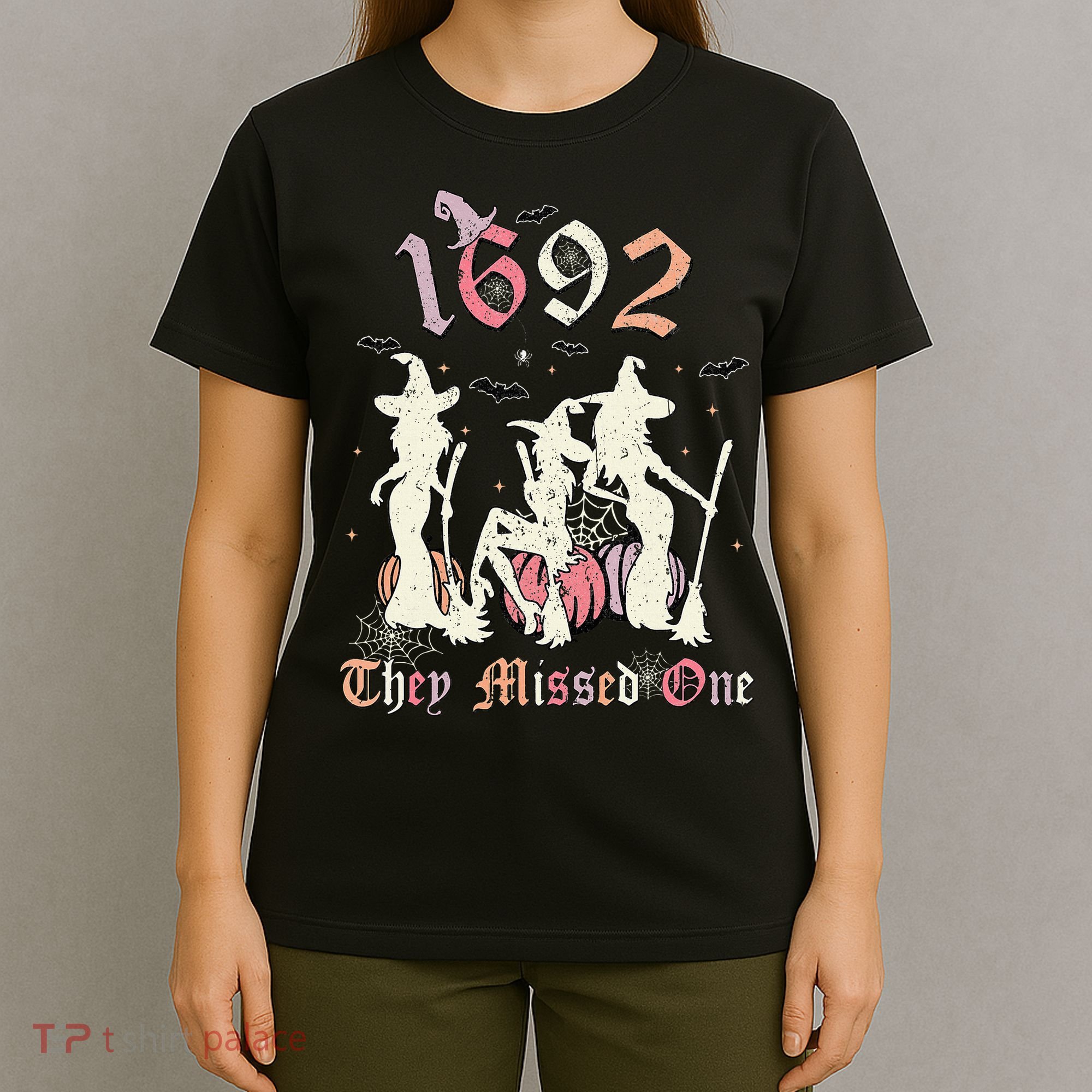 1692 They Missed One Salem You Missed One Halloween 1692 T-Shirt
