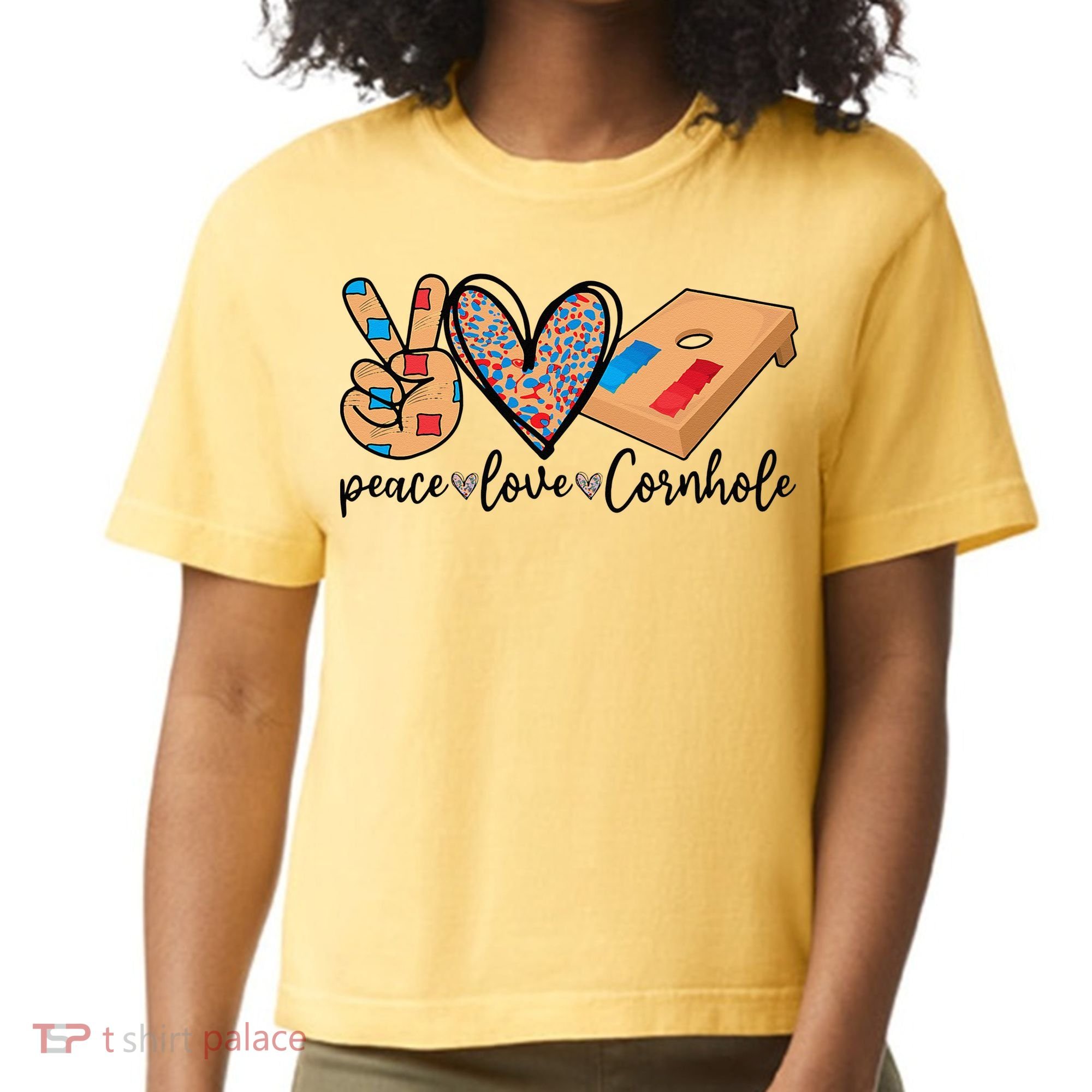 2pNJ Peace Love Cornhole Board Bag Toss Game Cornhole lover Comfort Colors Boxy T-Shirt
