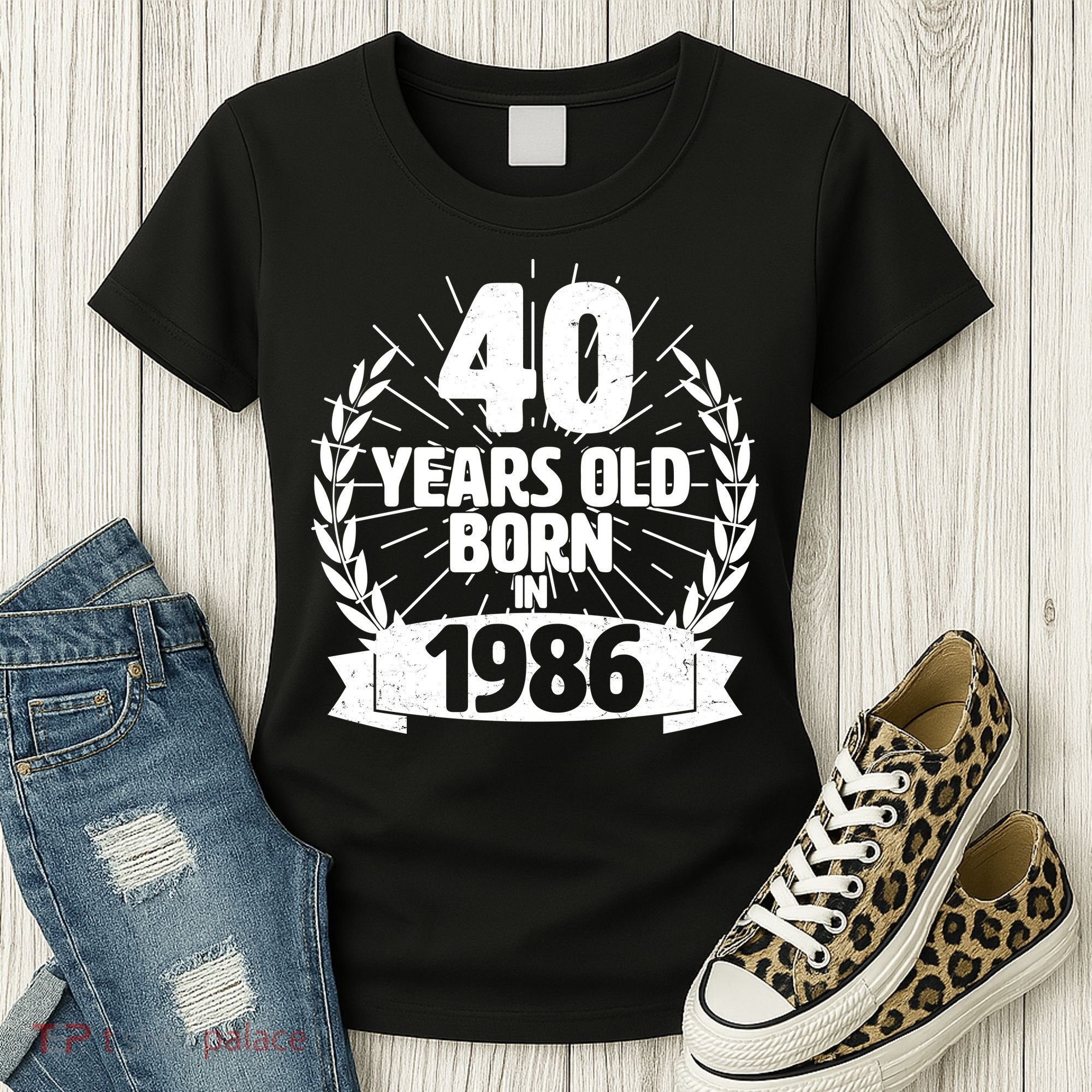 40th Birthday 40 Years Old Born In 1986 Wreath Banner  Women's T-Shirt