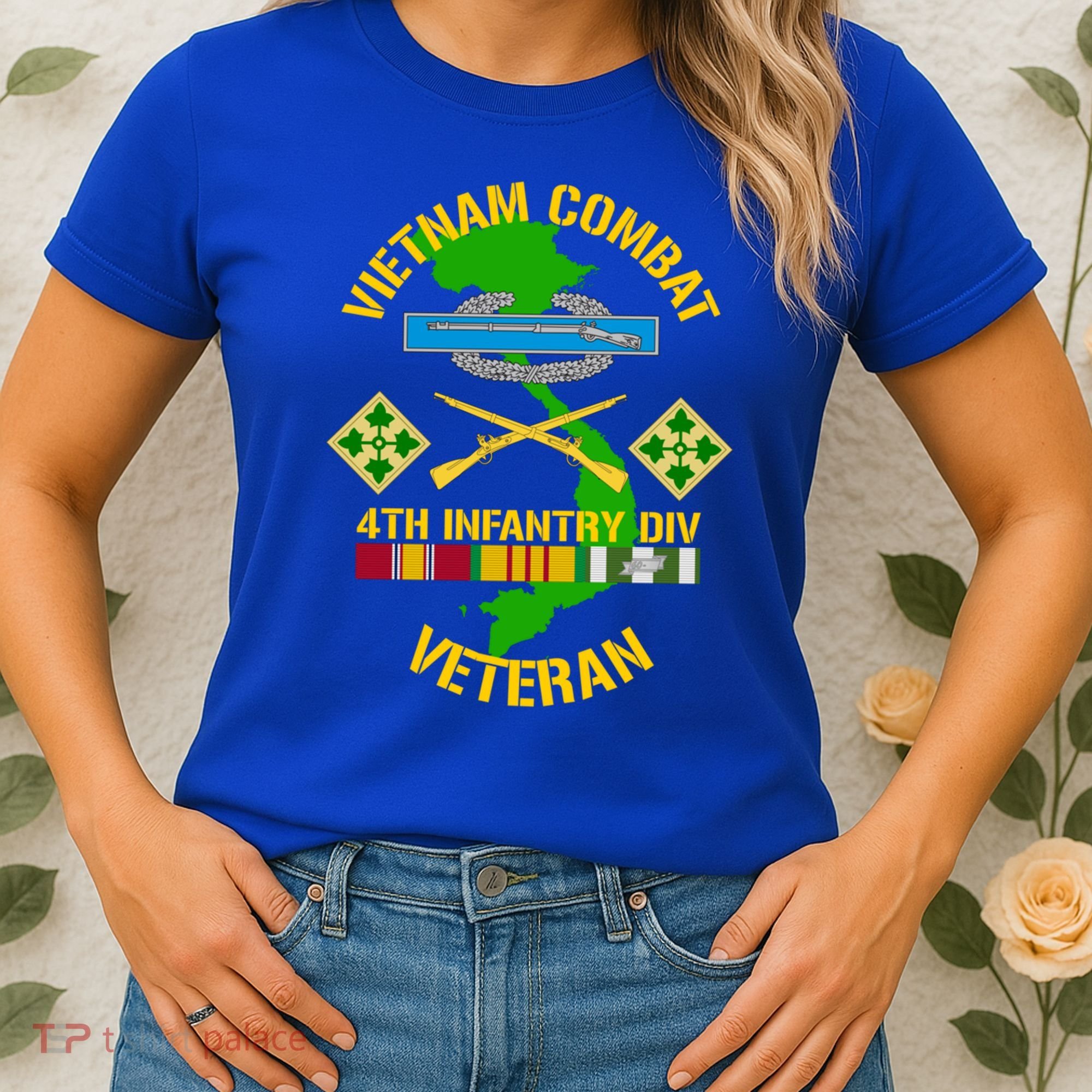 4th Infantry Division Gift Vietnam Combat Veteran Cool Gift Women's T-Shirt