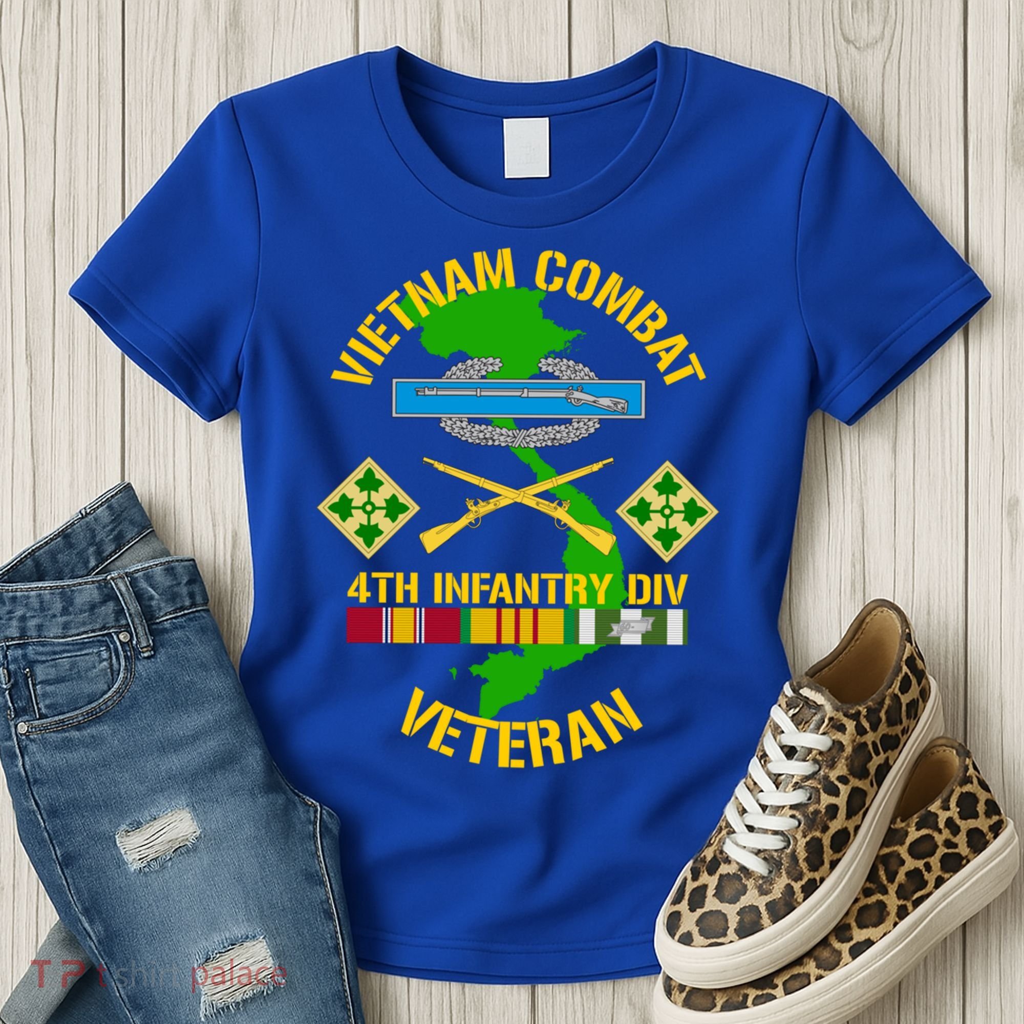 4th Infantry Division Gift Vietnam Combat Veteran Cool Gift Women's T-Shirt