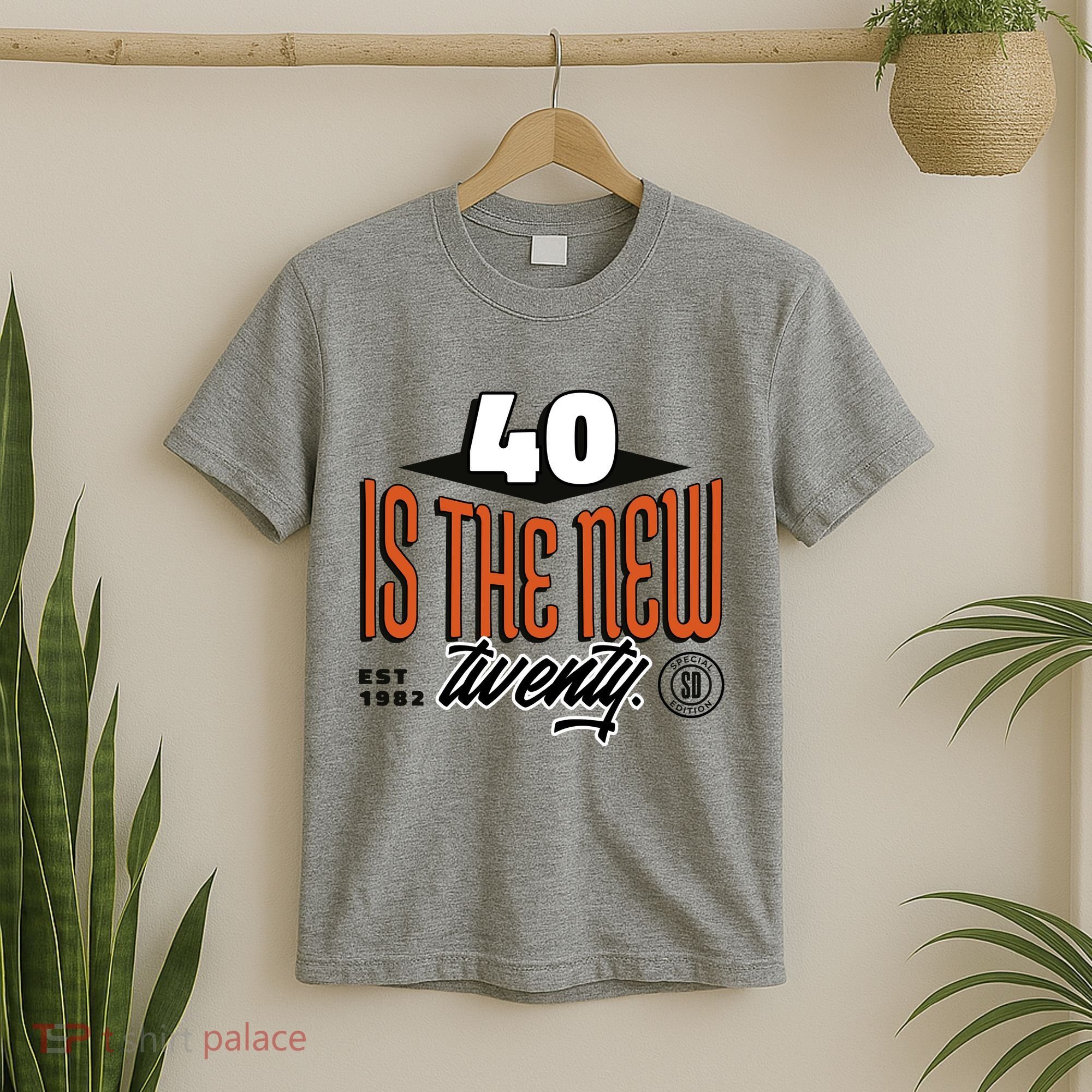 40 Is The New Twenty 40th Birthday Gift T-Shirt