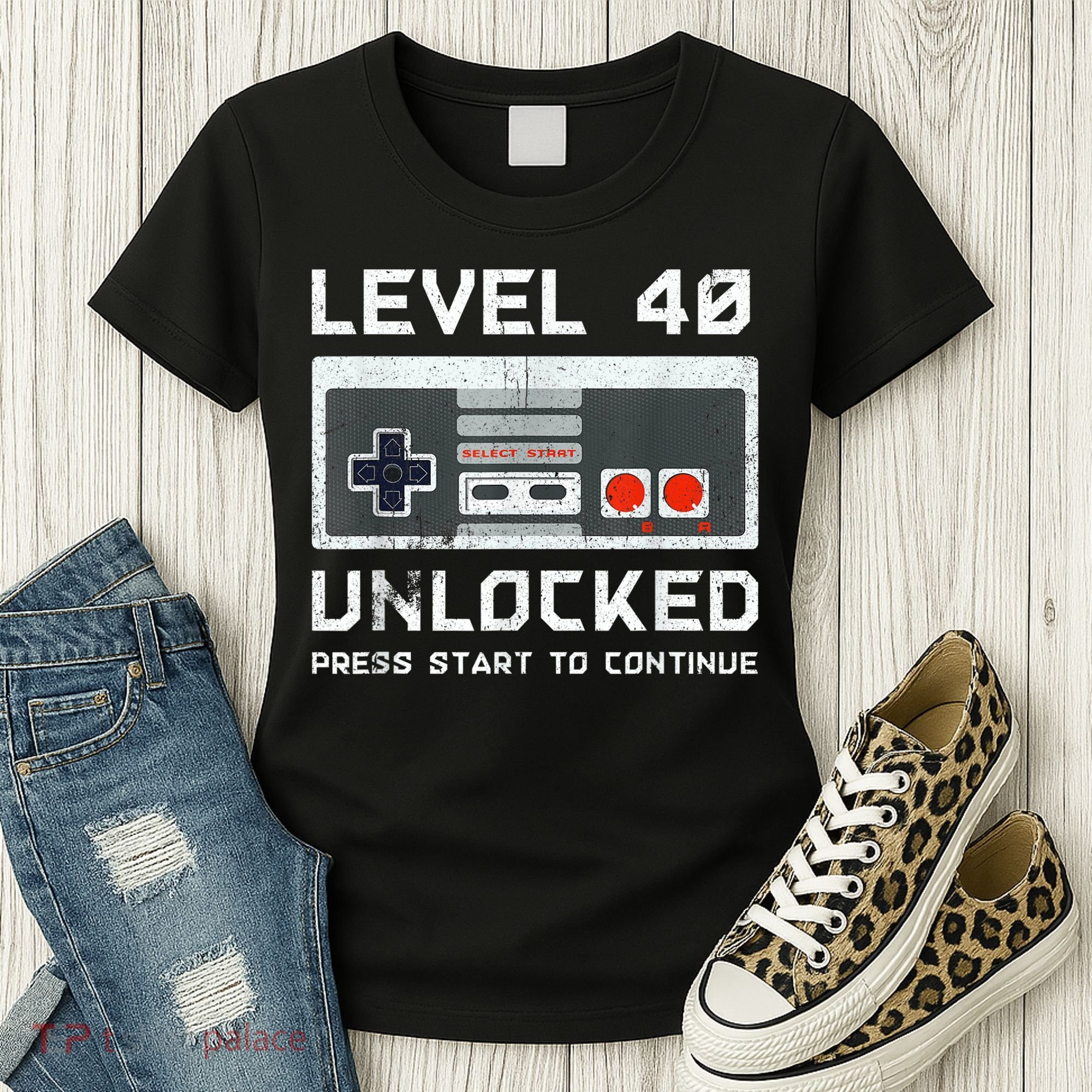 40 Year Old Forty Birthday Gift Level 40 Unlocked Gamer Women's T-Shirt