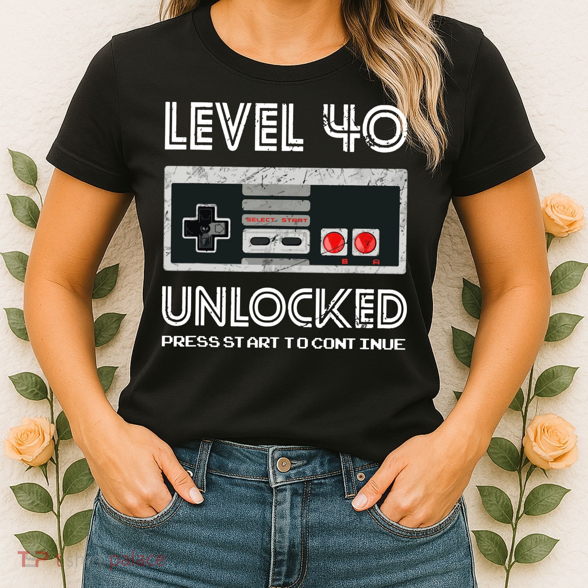 40 Year Old Fourty Birthday Gift Level 40 Unlocked Gamer Women's T-Shirt