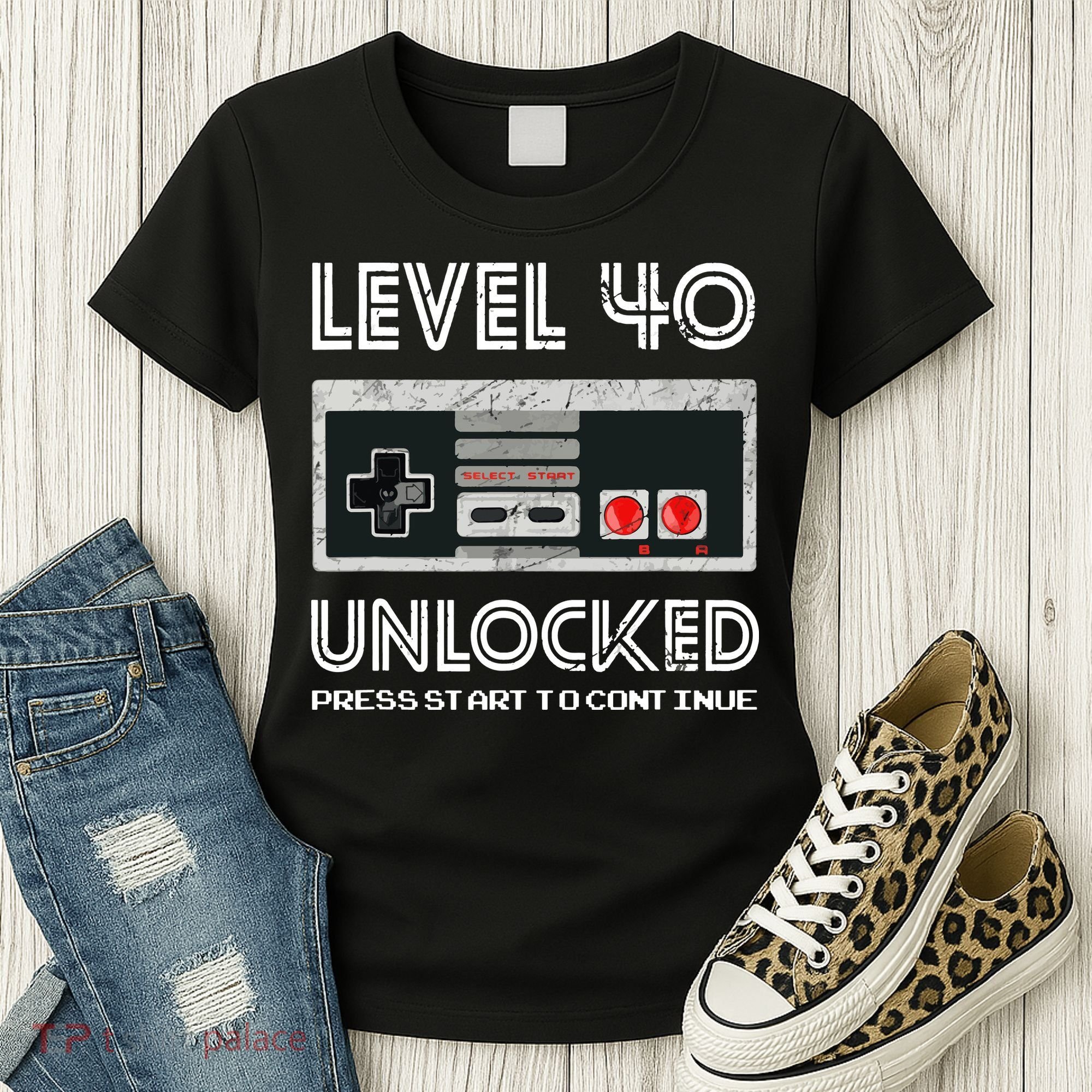 40 Year Old Fourty Birthday Gift Level 40 Unlocked Gamer Women's T-Shirt