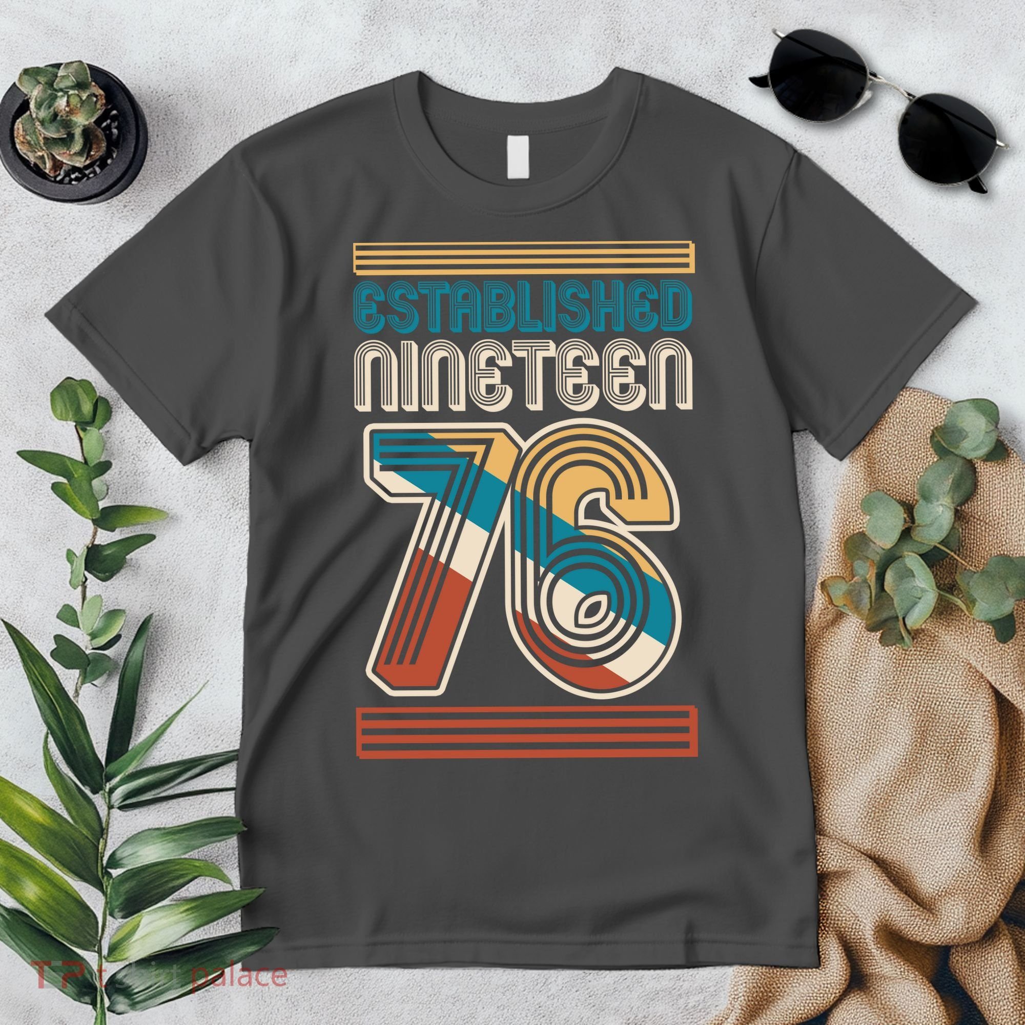 50th Birthday 1976 Established Nineteen 76 Premium T-Shirt