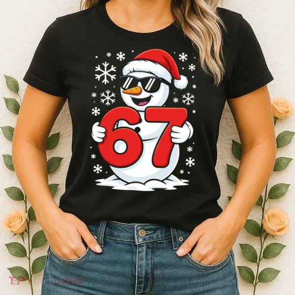 67 Snowman Christmas 6-7 Women's T-Shirt