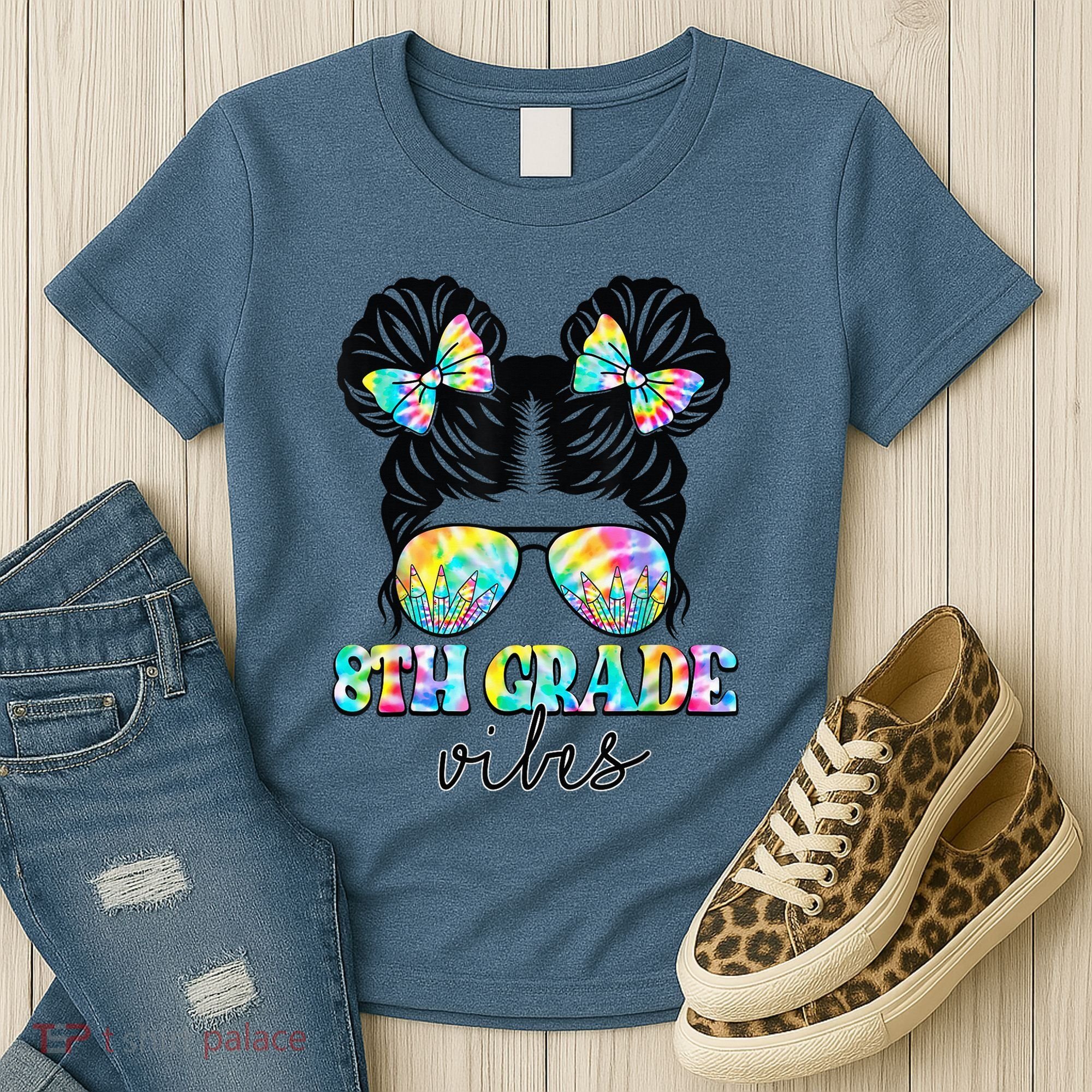 8th Grade Vibes Messy Hair Bun Girl Back To School First Day Women's T-Shirt