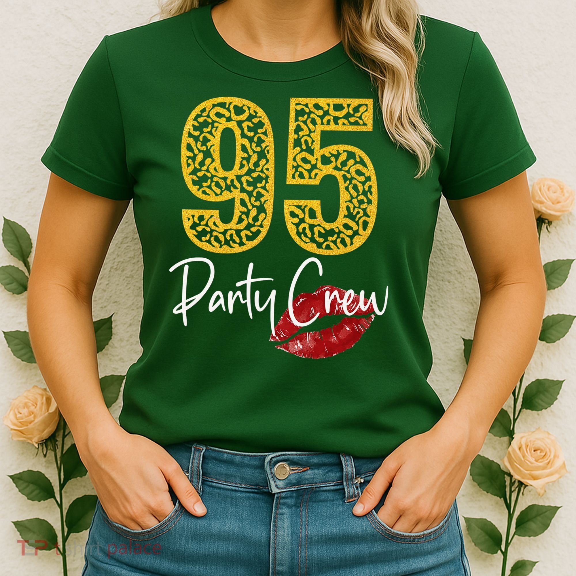 95 Party Crew Drinking Beer 95th Years Happy Birthday Red Lips Women's T-Shirt