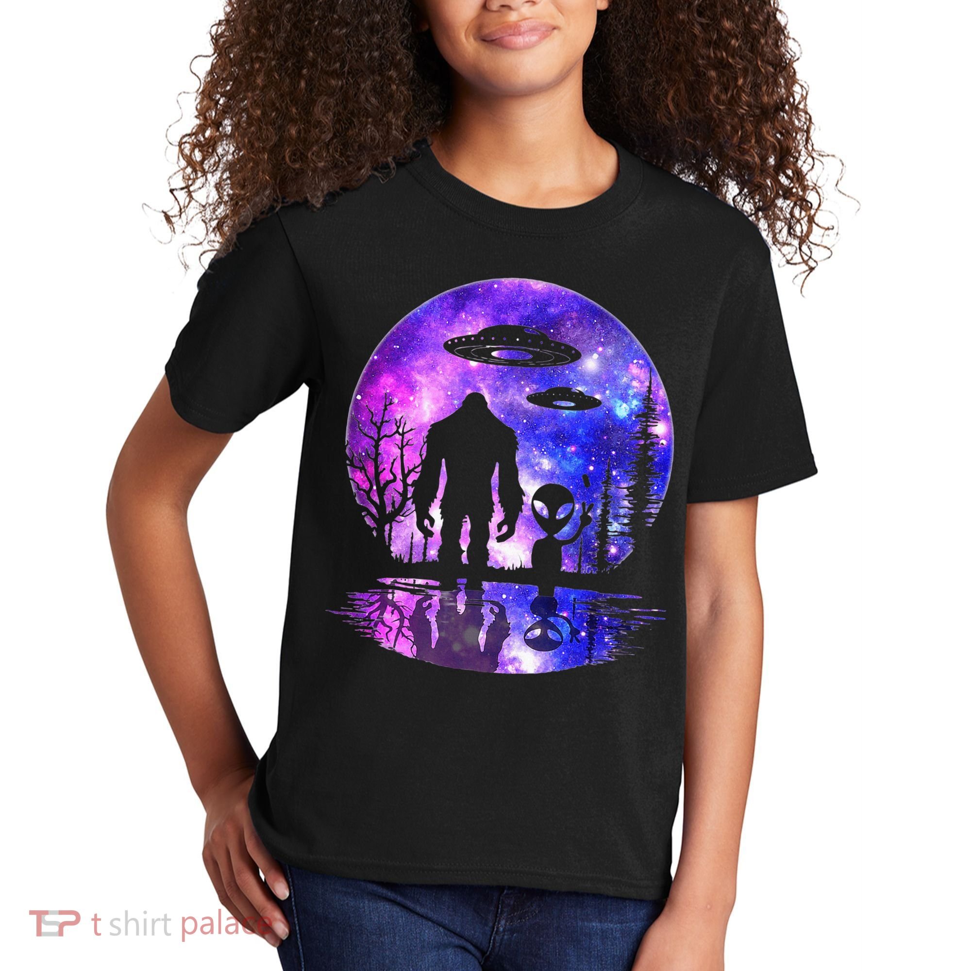 Alien And Bigfoot Full Moon Sasquatch Ufo Kids T-Shirt