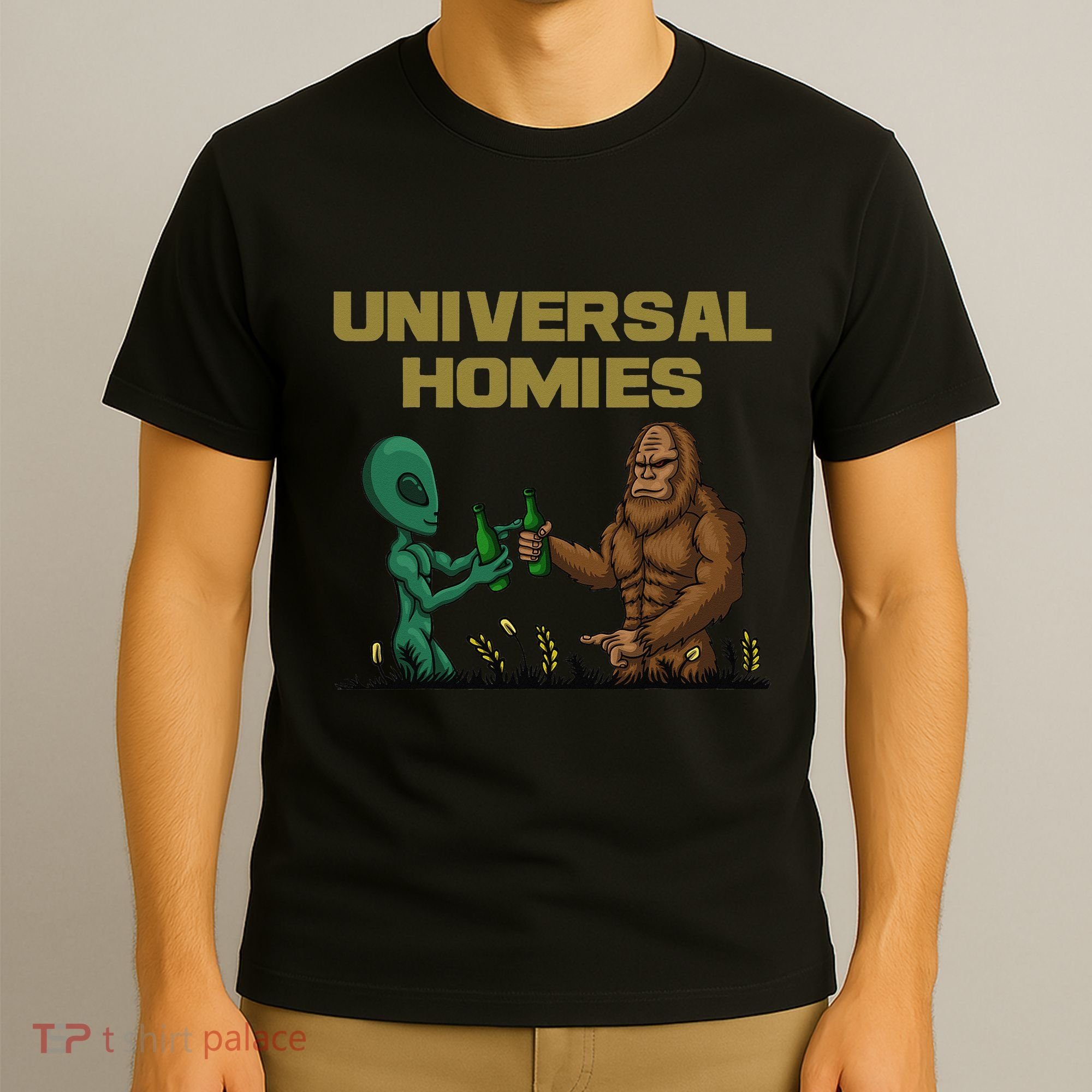 Aliens and bigfoot are homies T-Shirt