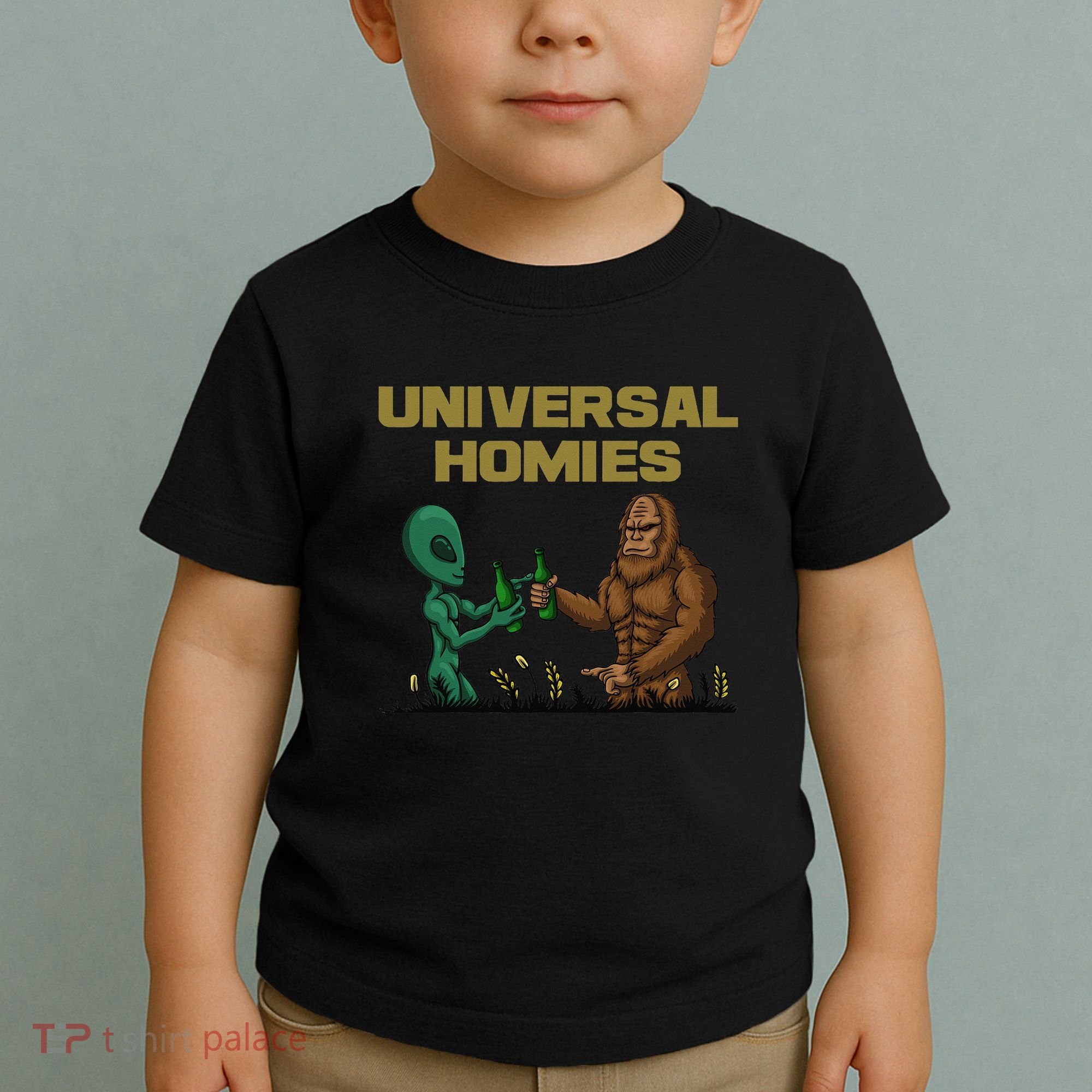 Aliens and bigfoot are homies Toddler T-Shirt