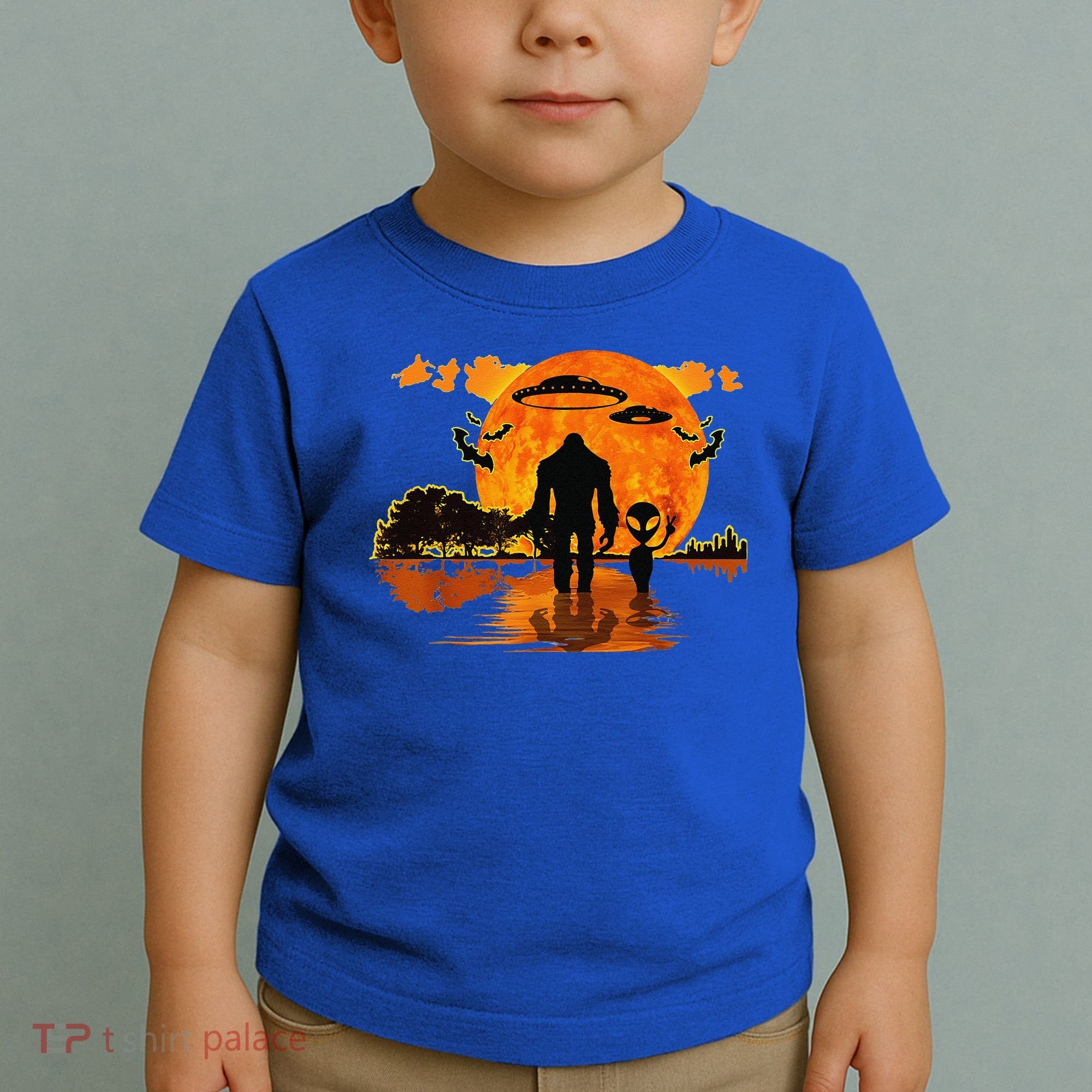 Alien And Bigfoot Sasquatch Moon Halloween Toddler T-Shirt