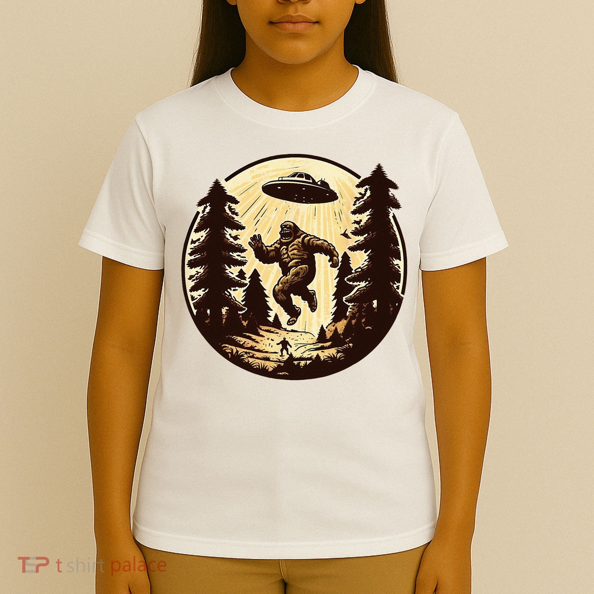 Alien And Bigfoot UFO Bigfoot Alien T-Shirt
