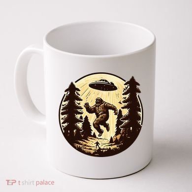 Alien And Bigfoot UFO Bigfoot Alien Coffee Mug