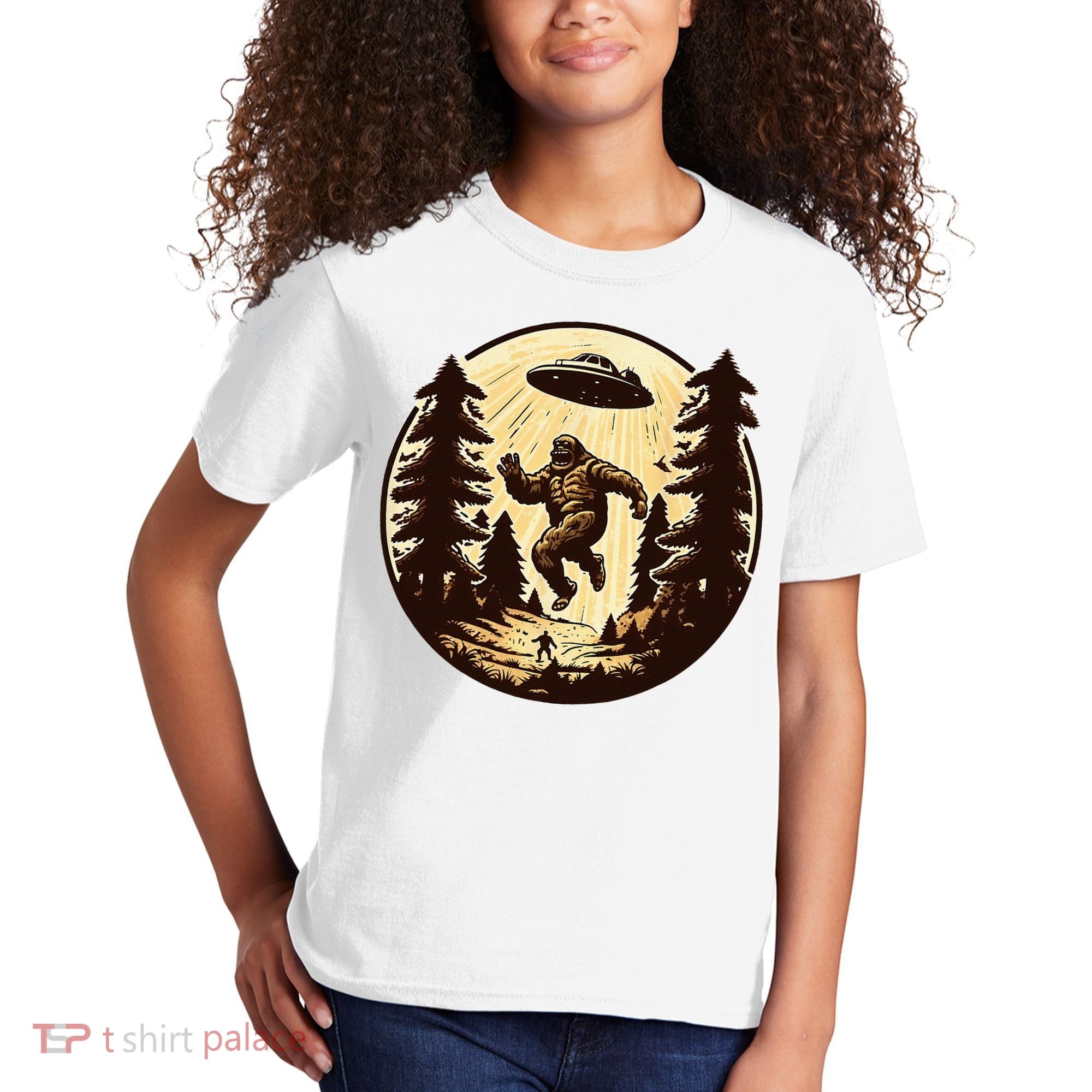 Alien And Bigfoot UFO Bigfoot Alien Kids T-Shirt
