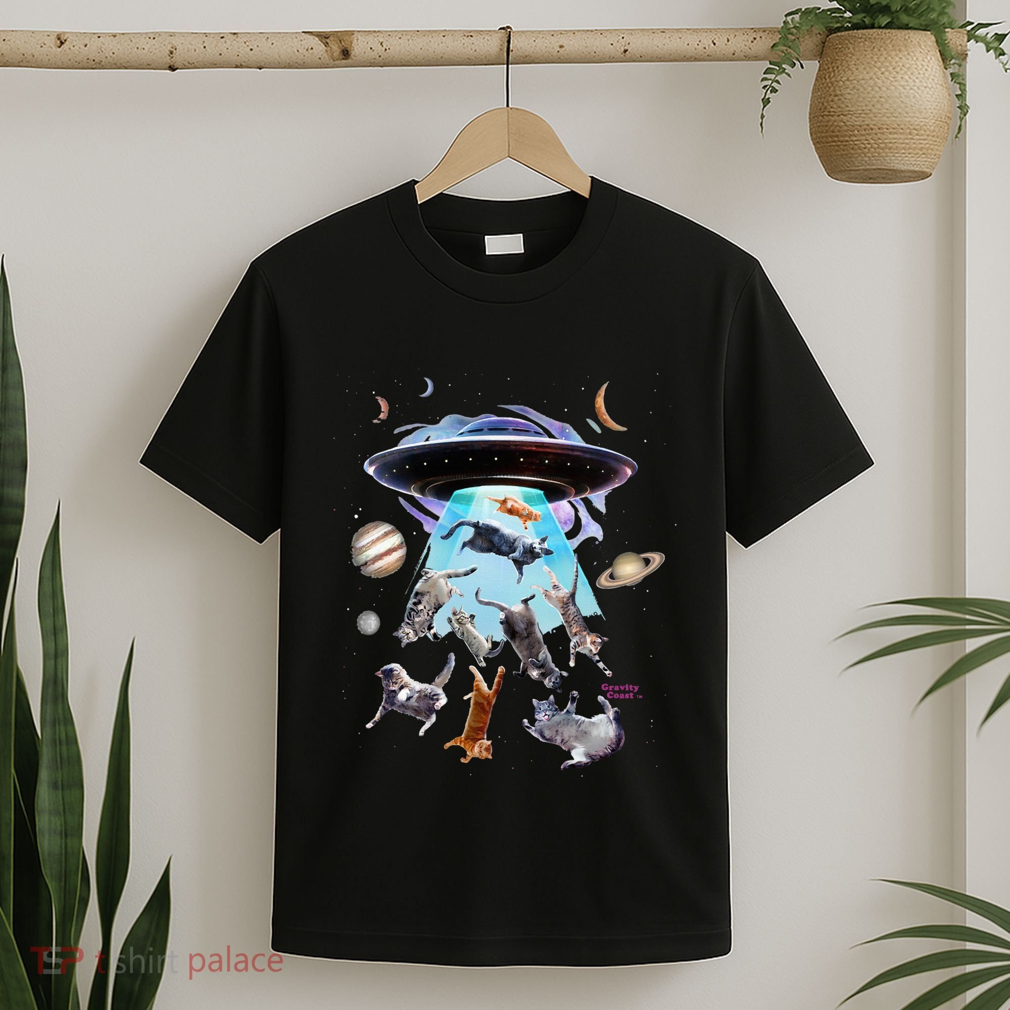 Aliens Abducting Cats Cat Kittens Ufo Saucer Cat Lover Gifts T-Shirt