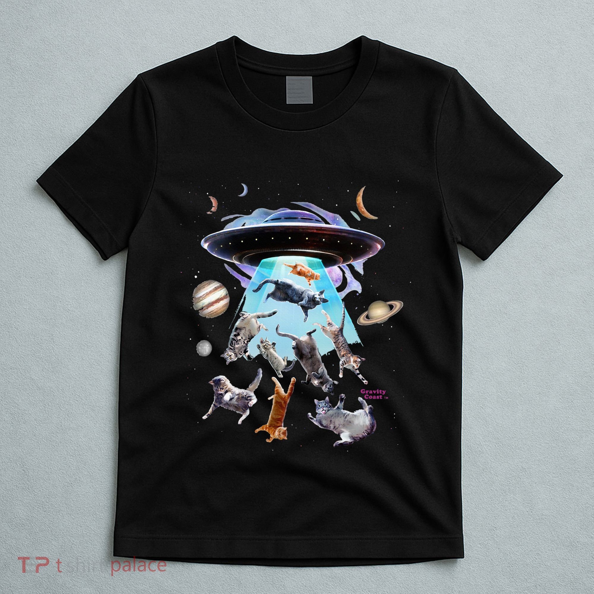 Aliens Abducting Cats Cat Kittens Ufo Saucer Cat Lover Gifts T-Shirt