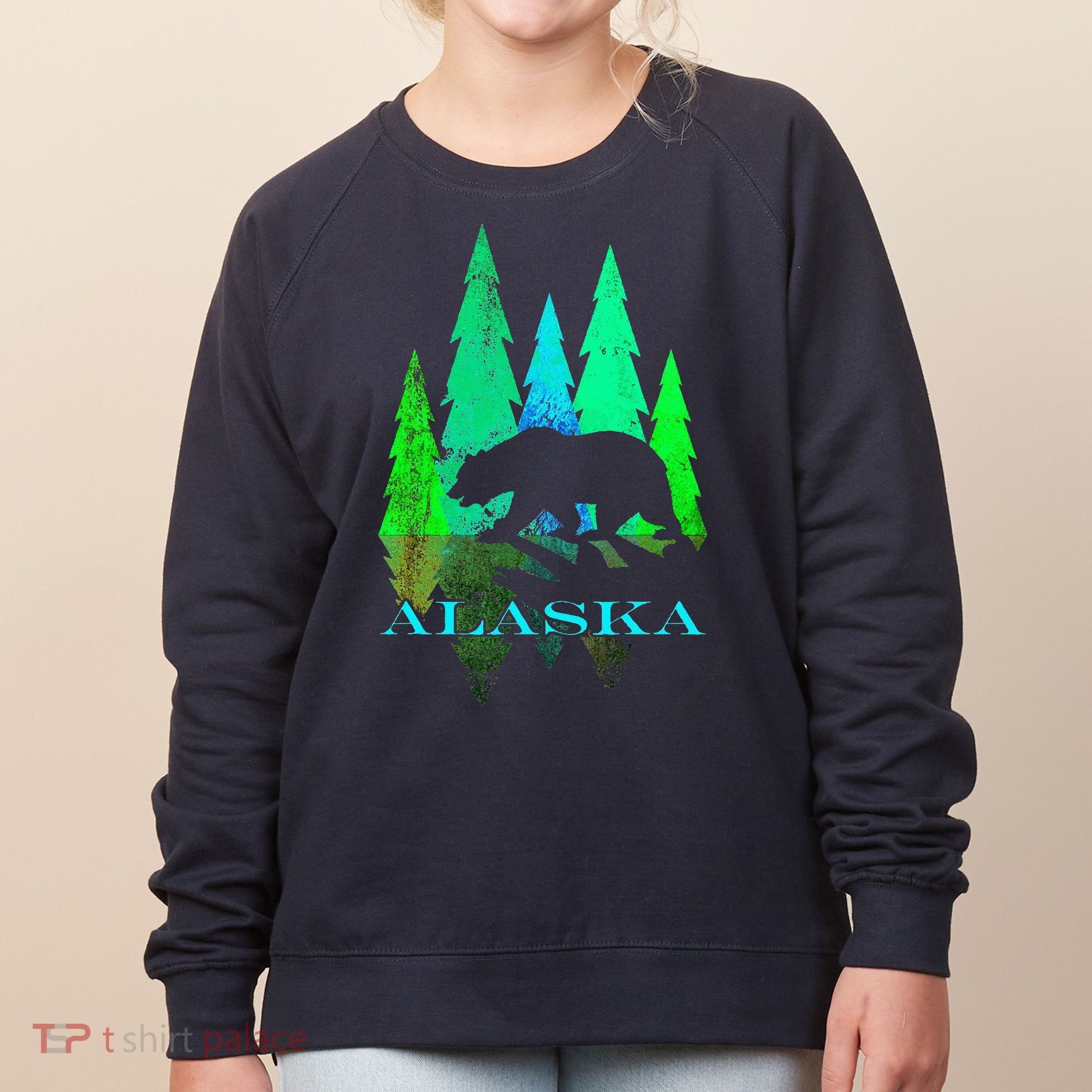 Alaska Alaskan Northern Light Trees With Bear Women's Sweatshirt