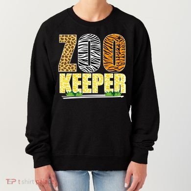 African Animals Zebra Giraffe Zookeeper Zoo Keeper Women's Sweatshirt