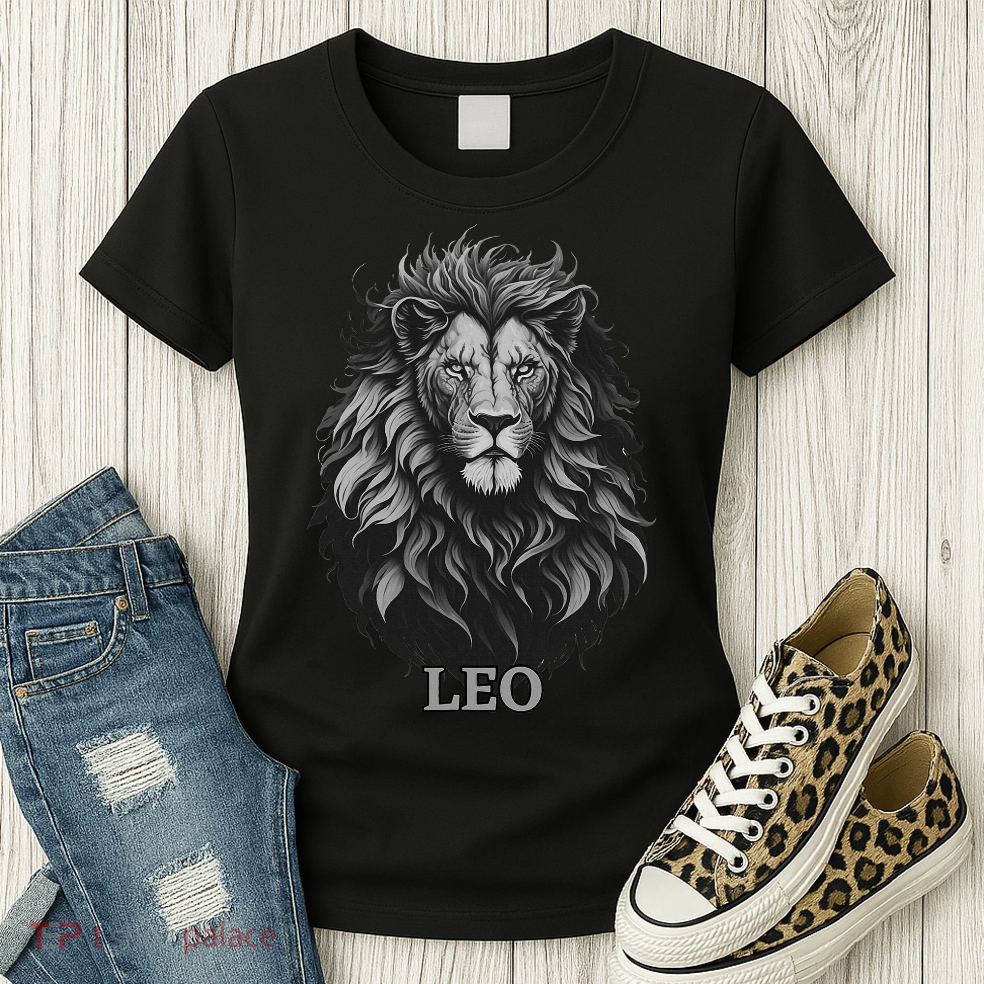 August Birthday Leo Lion Pride Graphic Zodiac Women's T-Shirt