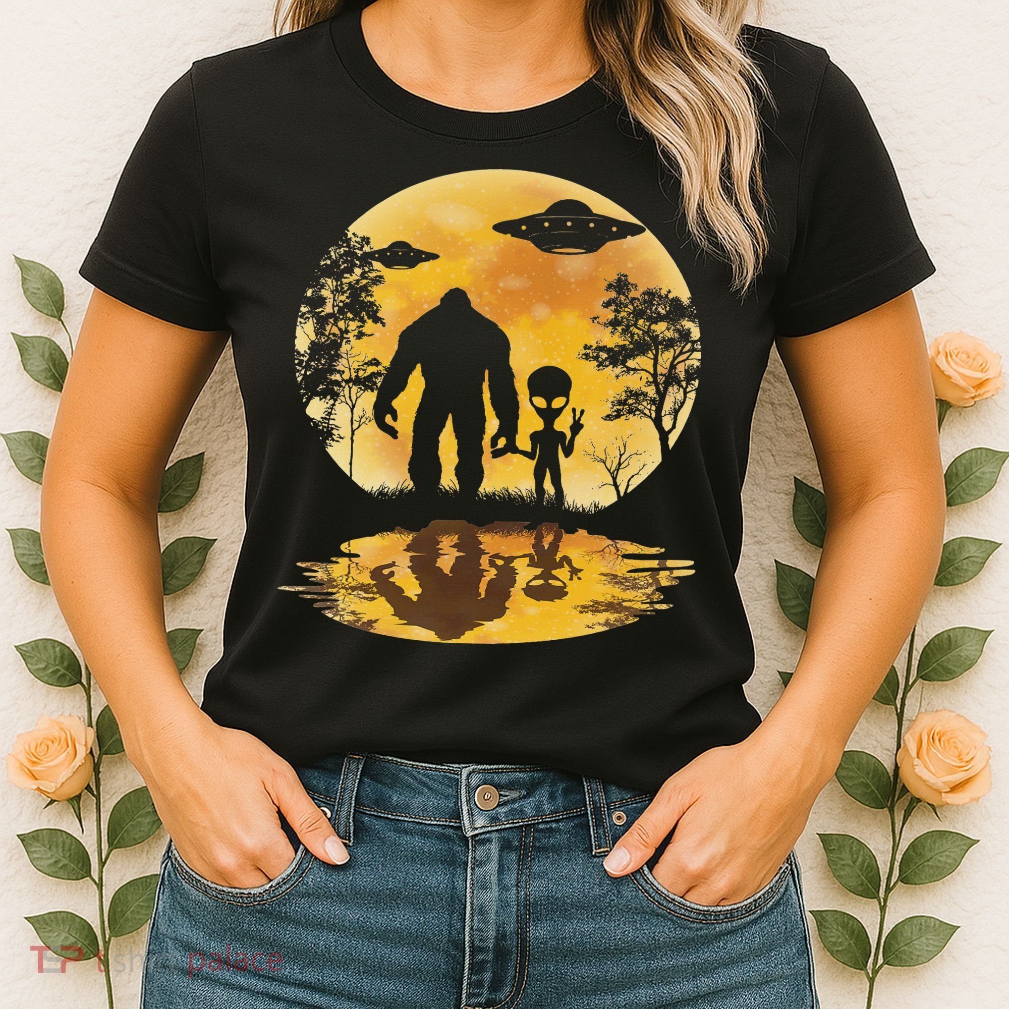 Alien Bigfoot Moon Sasquatch Ufo Extraterrestrial Women Women's T-Shirt