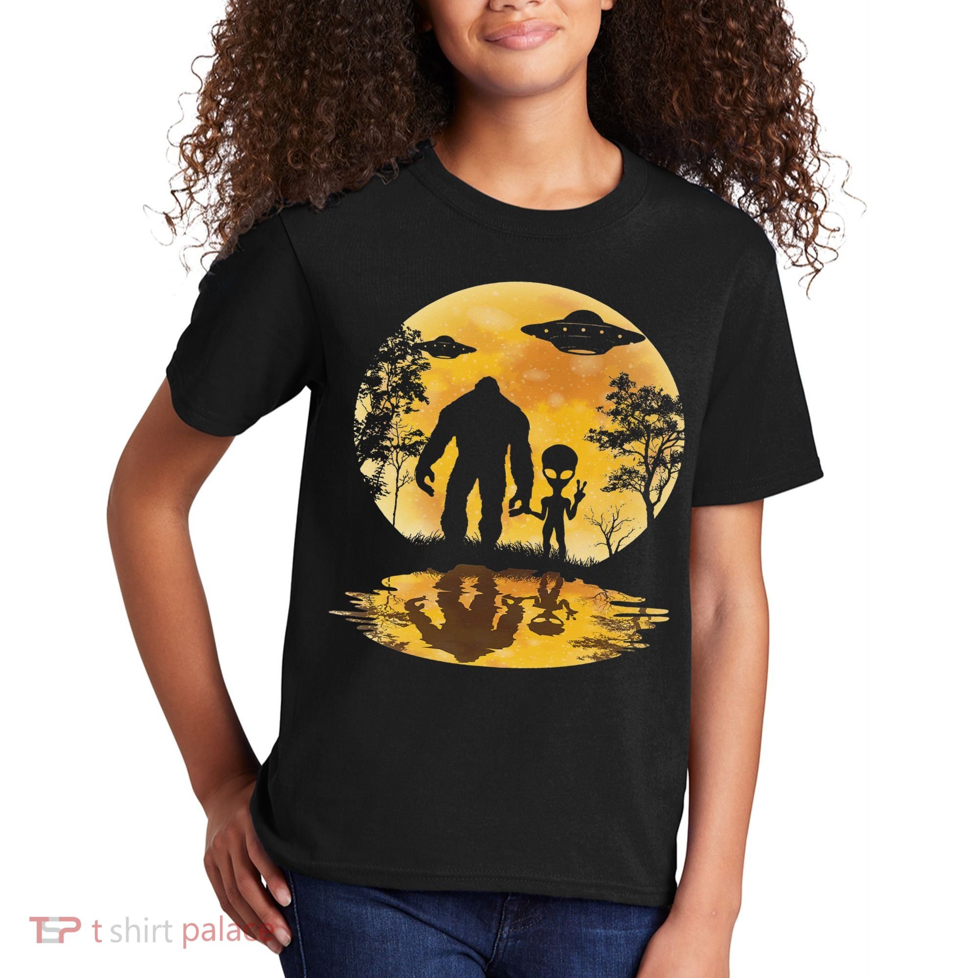 Alien Bigfoot Moon Sasquatch Ufo Extraterrestrial Women Kids T-Shirt