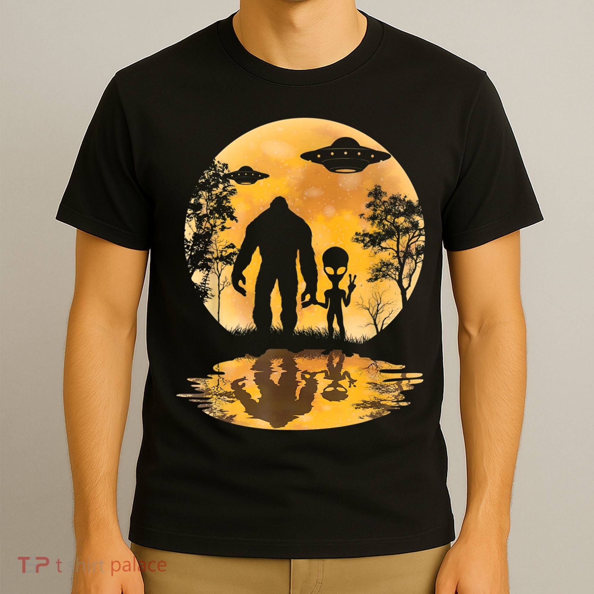 Alien Bigfoot Moon Sasquatch UFO Extraterrestrial Men Women T-Shirt