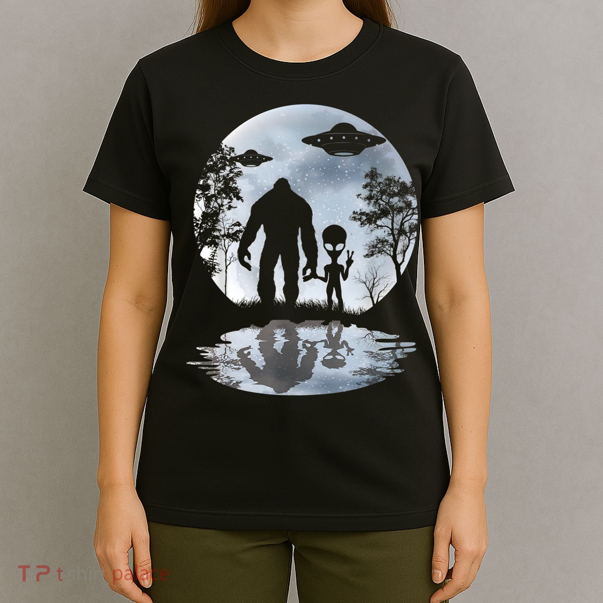 Alien Bigfoot Moon Sasquatch UFO Extraterrestrial Men Women T-Shirt