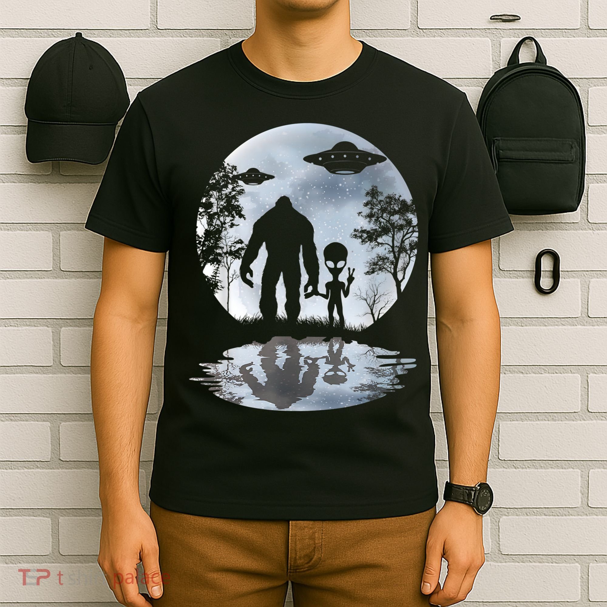 Alien Bigfoot Moon Sasquatch UFO Extraterrestrial Men Women T-Shirt