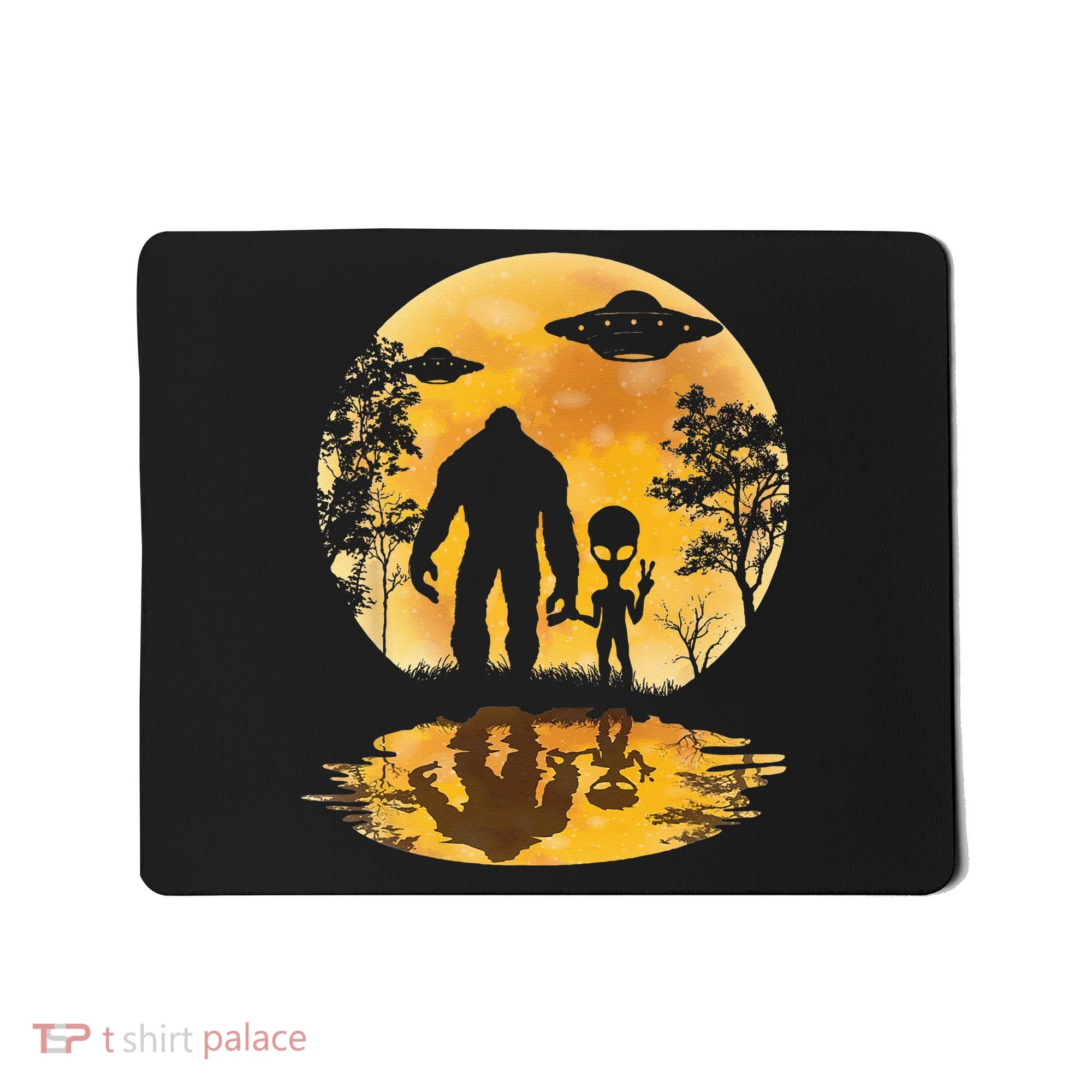 Alien Bigfoot Moon Sasquatch UFO Extraterrestria Mousepad