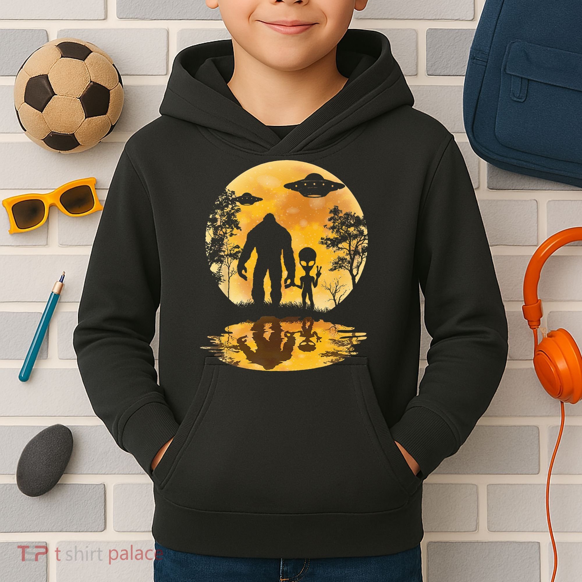 Alien Bigfoot Moon Sasquatch UFO Extraterrestria Kids Hoodie