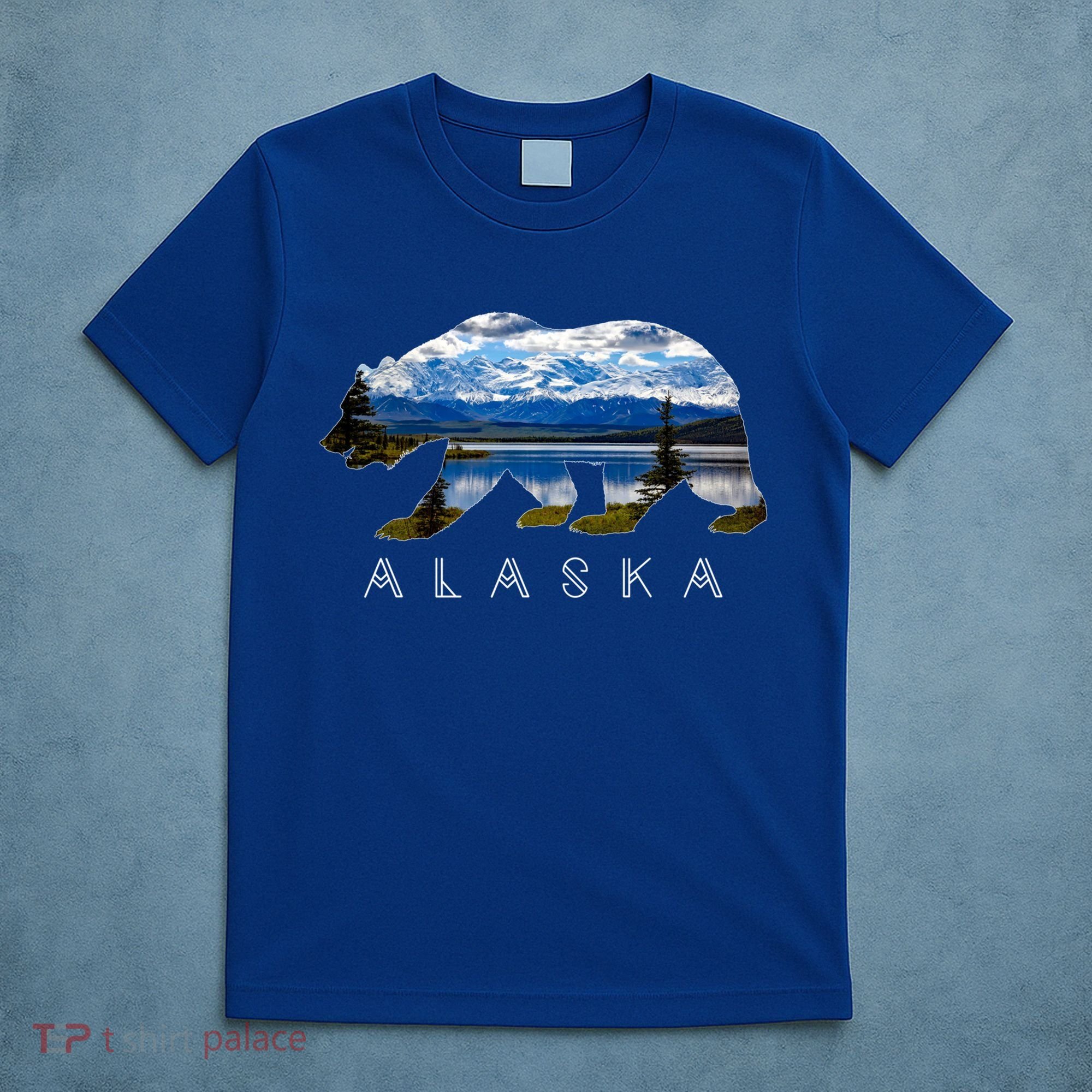Alaskan Bear With Lake And Mountain Souvenir Gift T-Shirt
