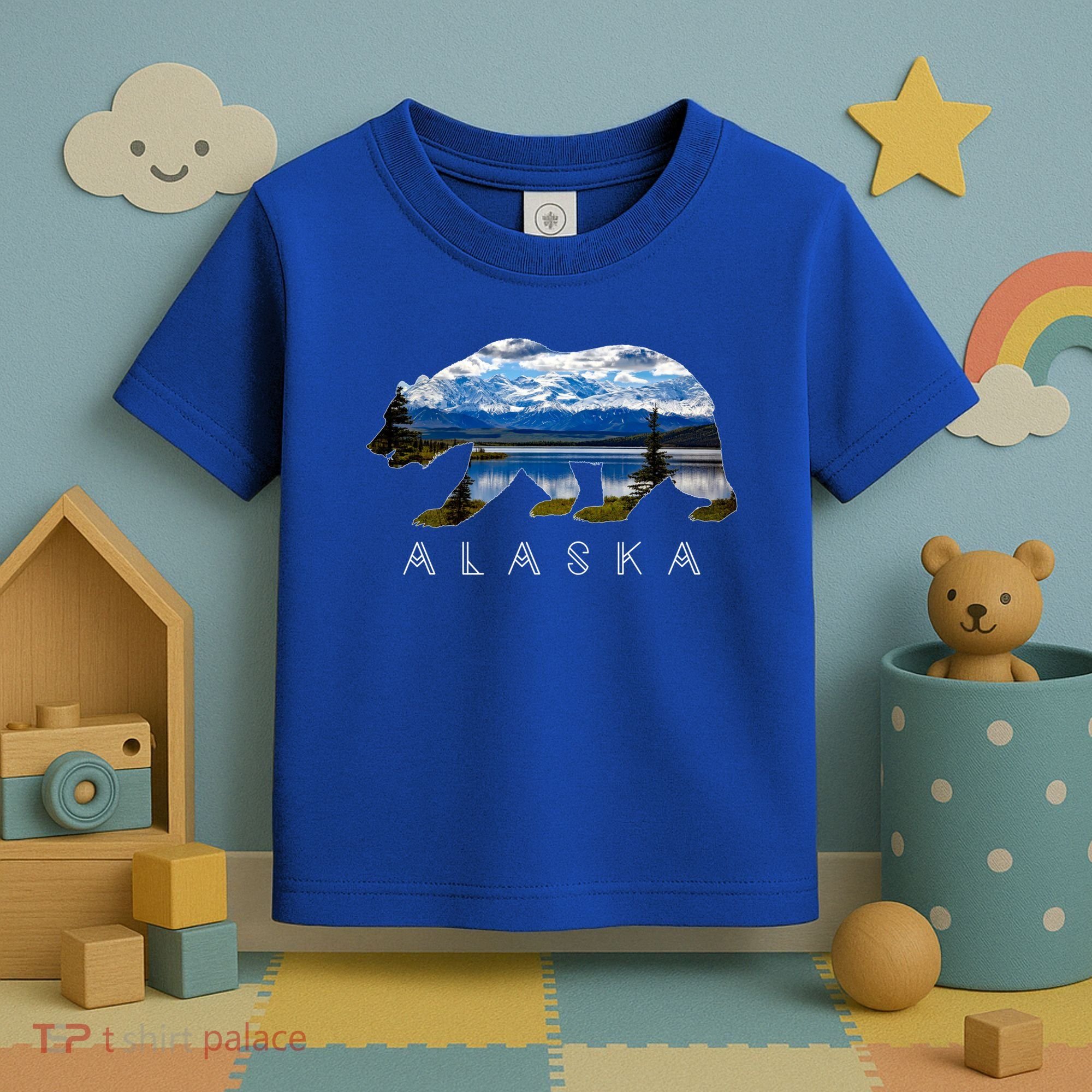 Alaskan Bear With Lake And Mountain Souvenir Gift Toddler T-Shirt