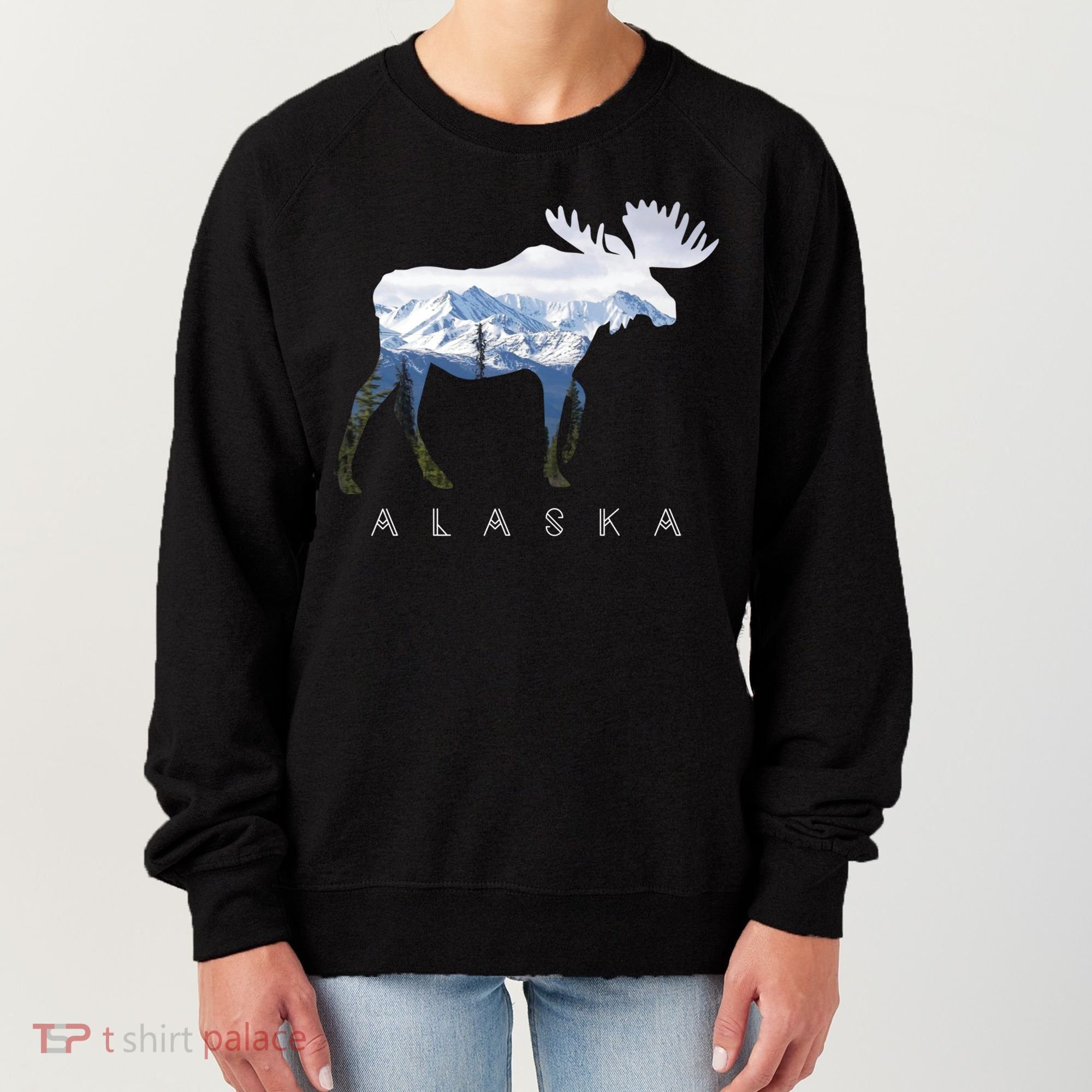 Alaska Day Moose Snowy Mountain Cute Gift Alaskan Tourist Gift Women's Sweatshirt
