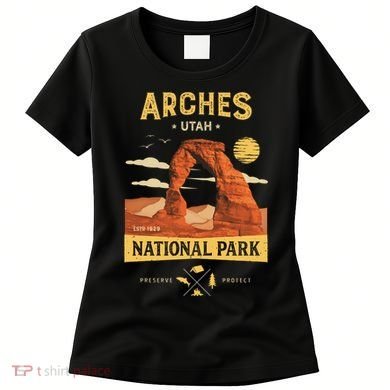 Arches Gift National Park Delicate Arch Vintage Meaningful Gift Women's T-Shirt