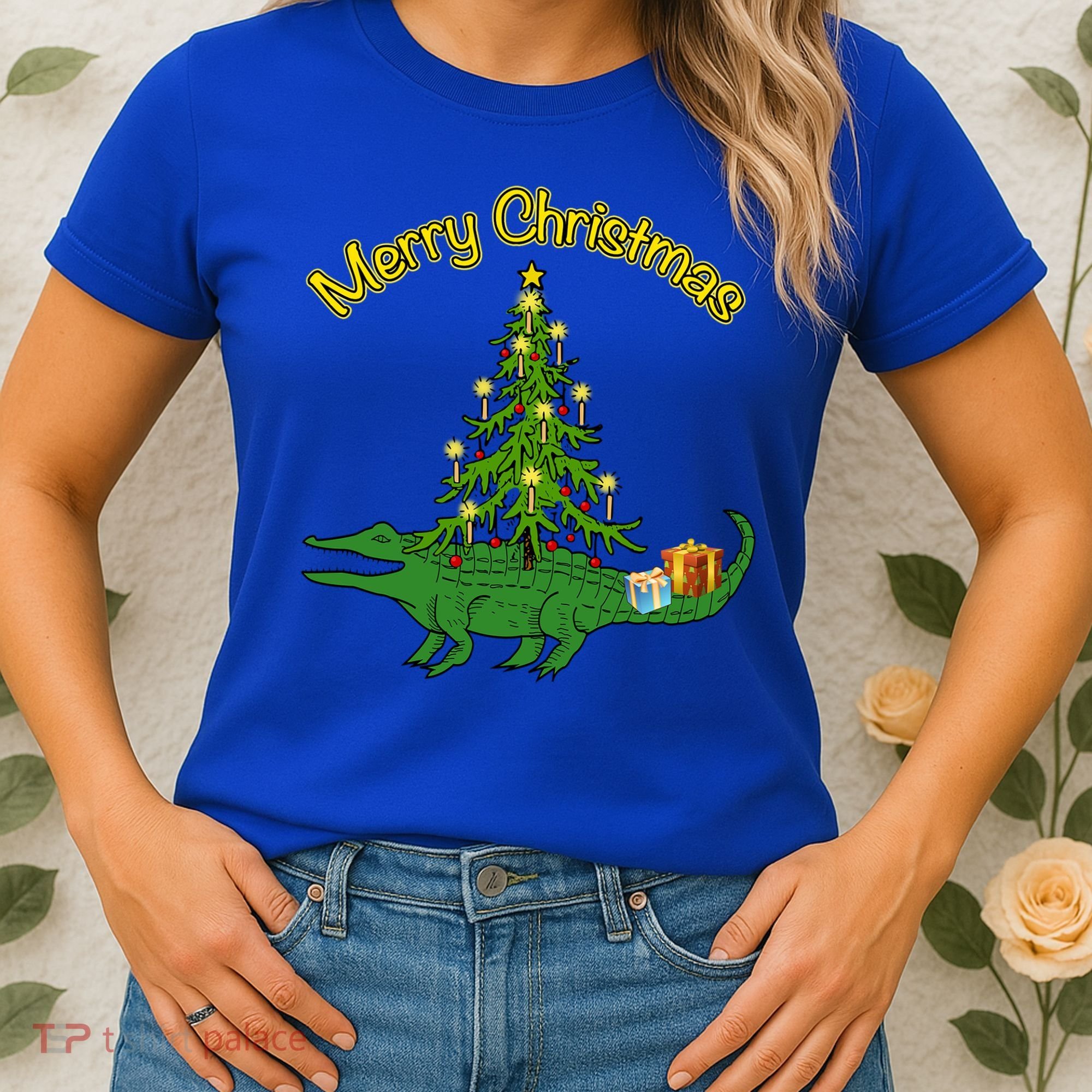 Alligator Gator With Xmas Tree Funny Gift Holiday Merry Christmas Cool Gift Women's T-Shirt
