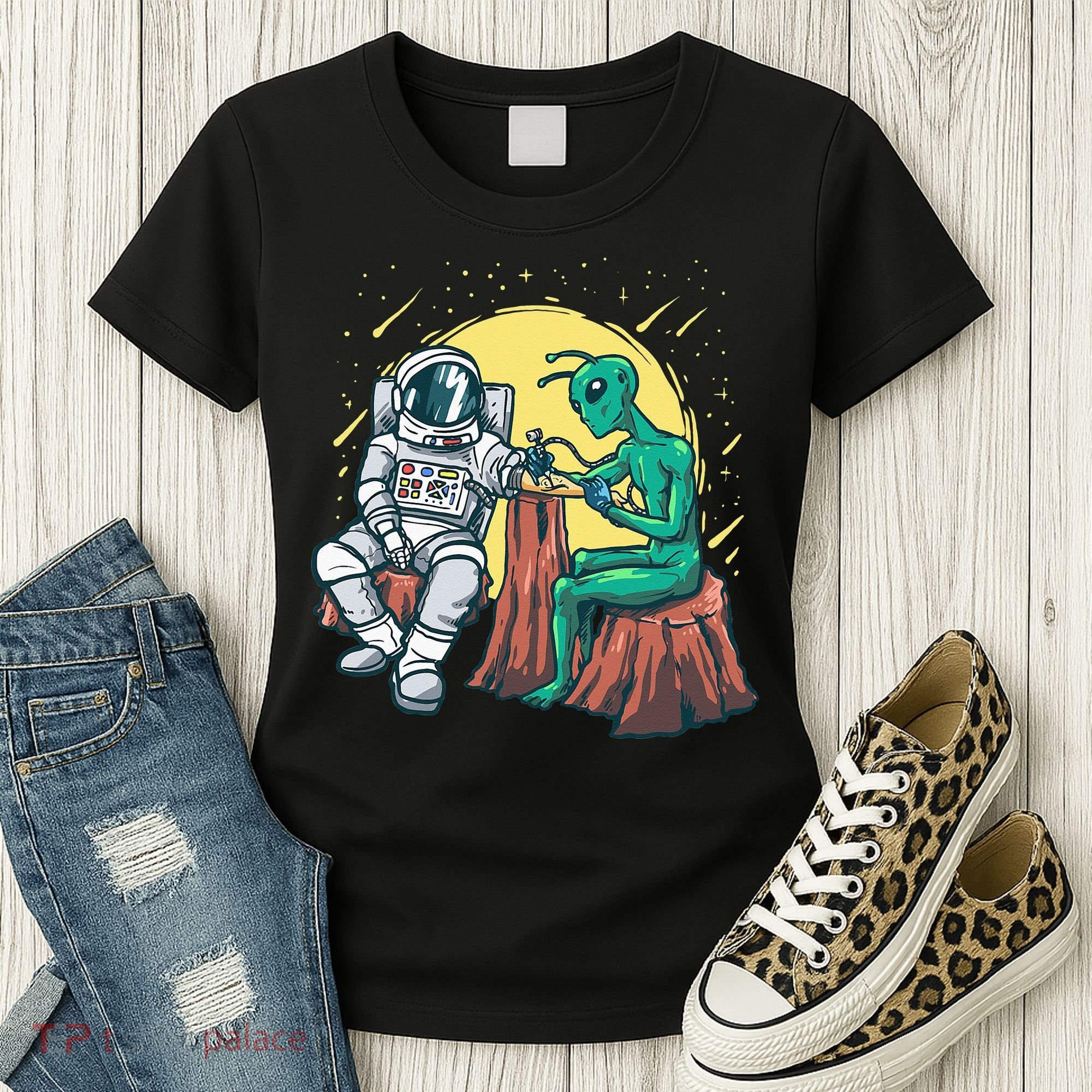 Alien Inking Astronaut Ink Funny Tattoo Artist Women's T-Shirt