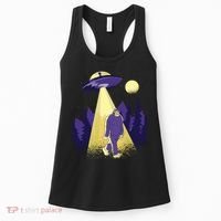 Aliens Kidnapping Bigfoot Women's Tank Top thumb 0