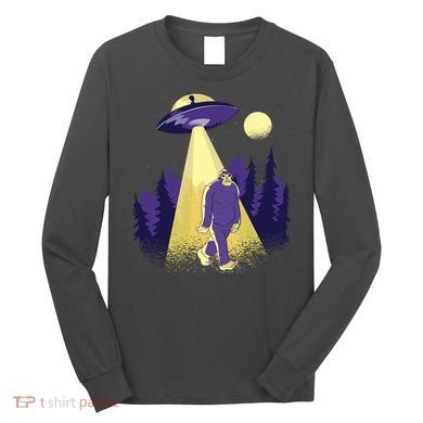 Aliens Kidnapping Bigfoot Long Sleeve Shirt