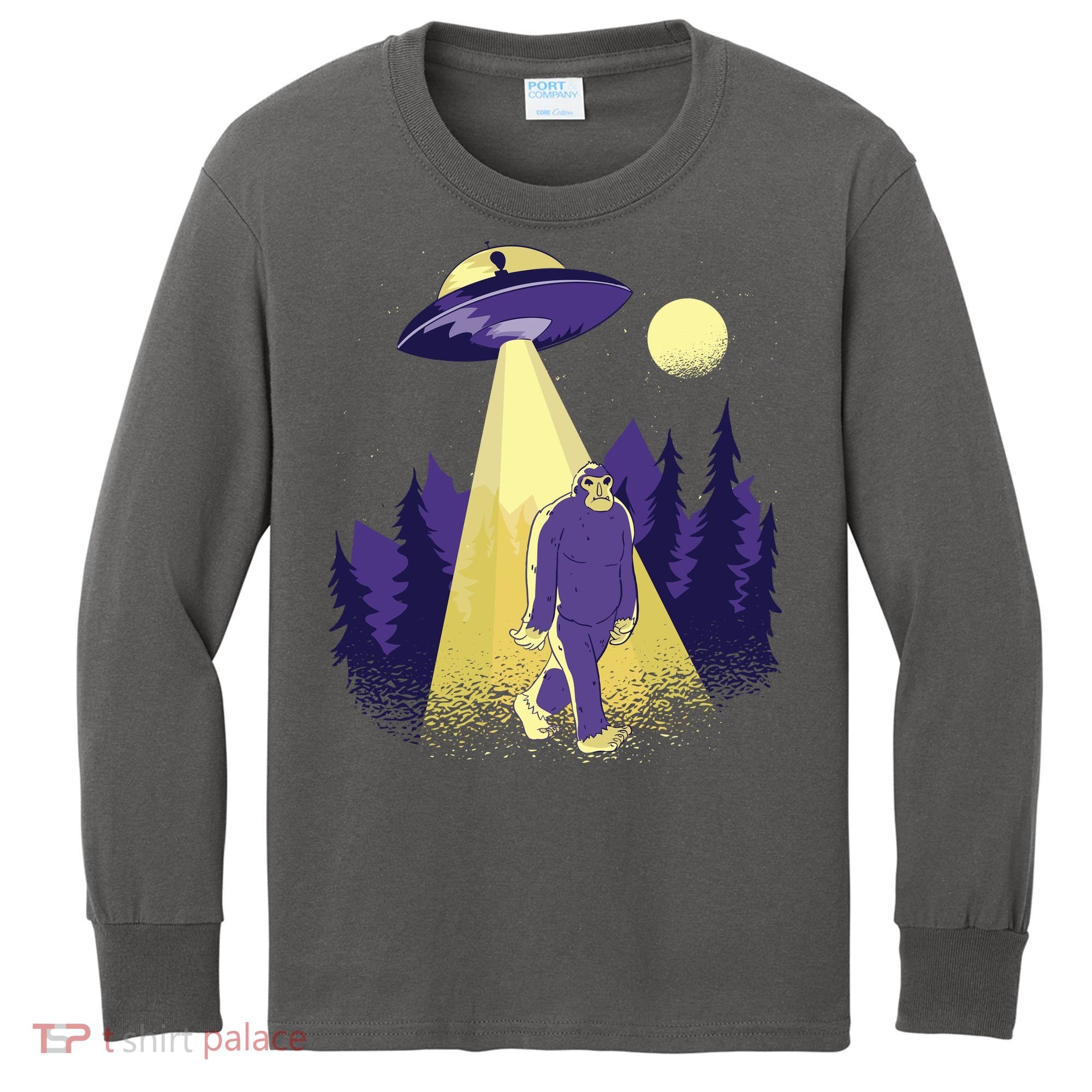 Aliens Kidnapping Bigfoot Kids Long Sleeve Shirt
