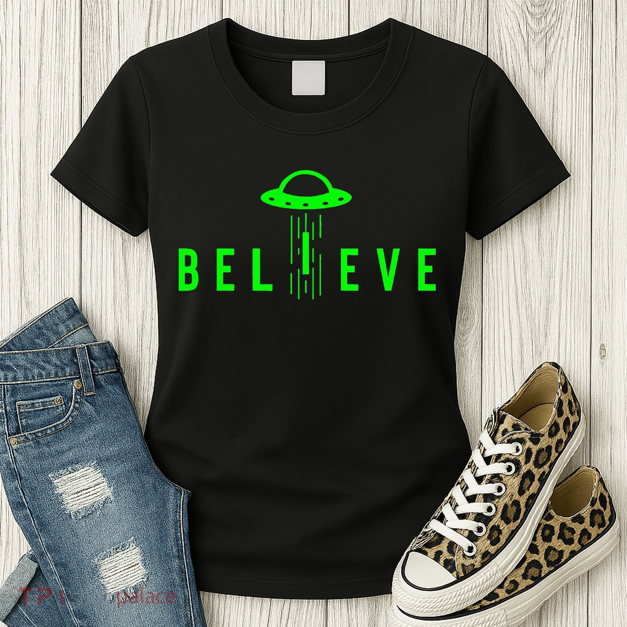 Alien Lover Gifts Ufo Abduction Believe Women's T-Shirt