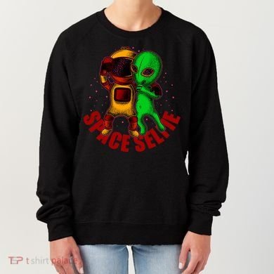 Alien Space Selfie Women's Sweatshirt