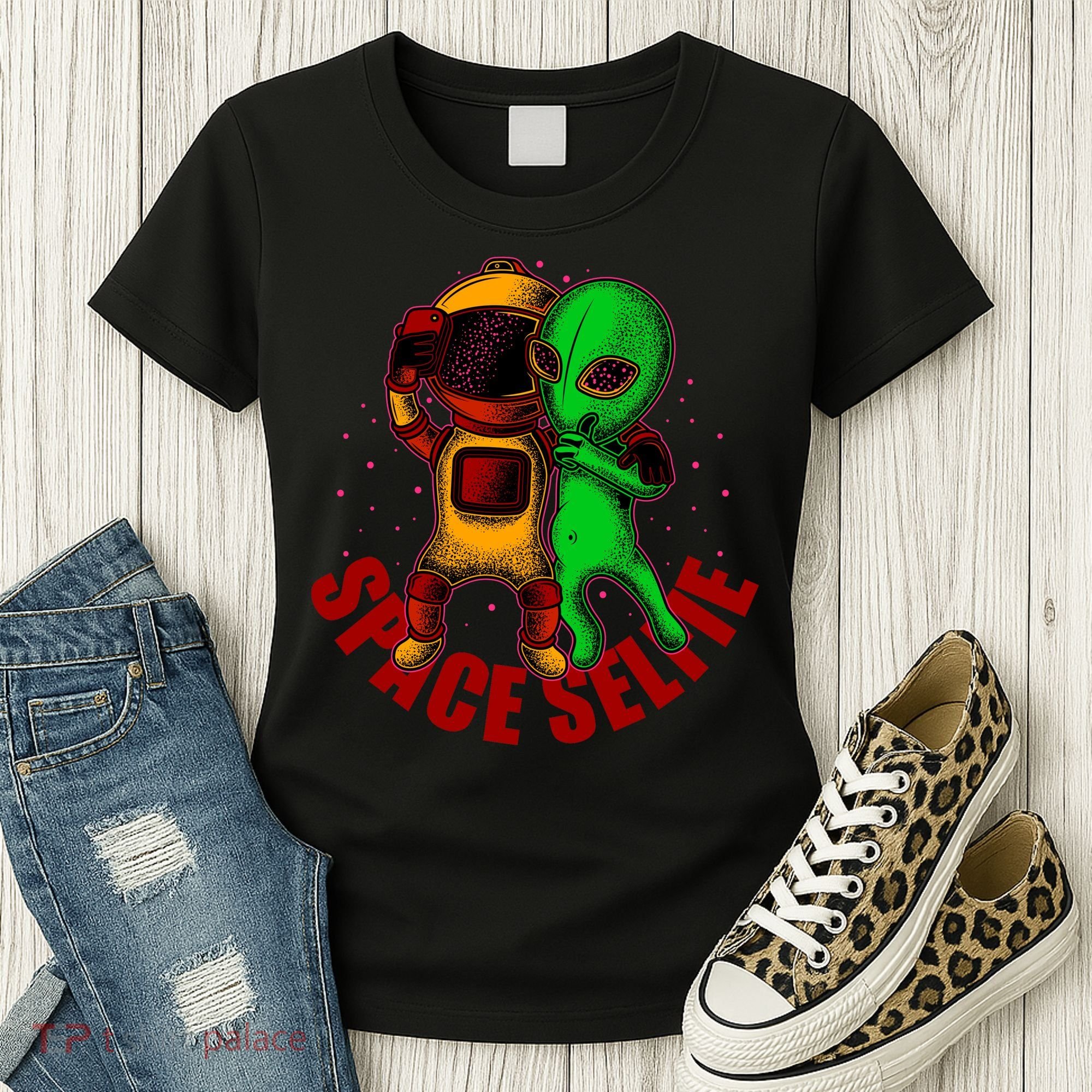 Alien Space Selfie Women's T-Shirt